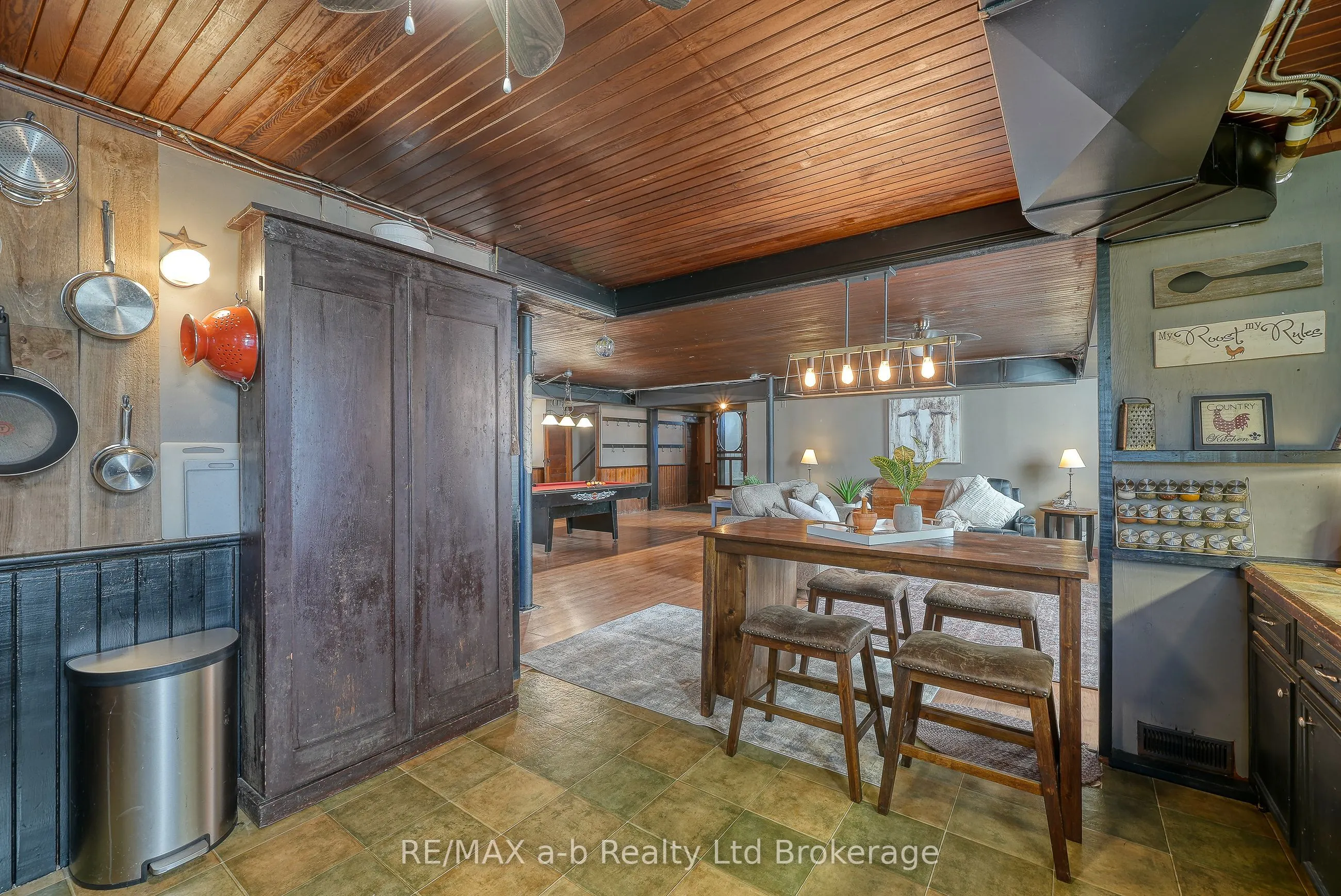5924 Putnam Road