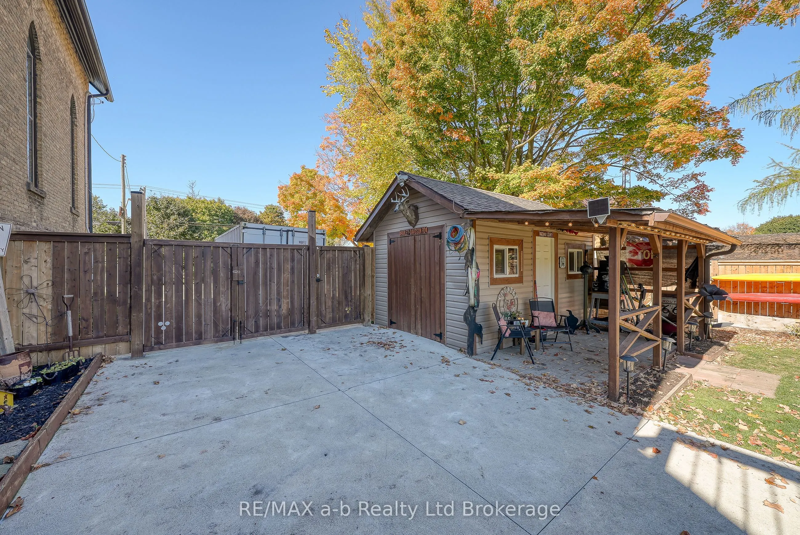 5924 Putnam Road