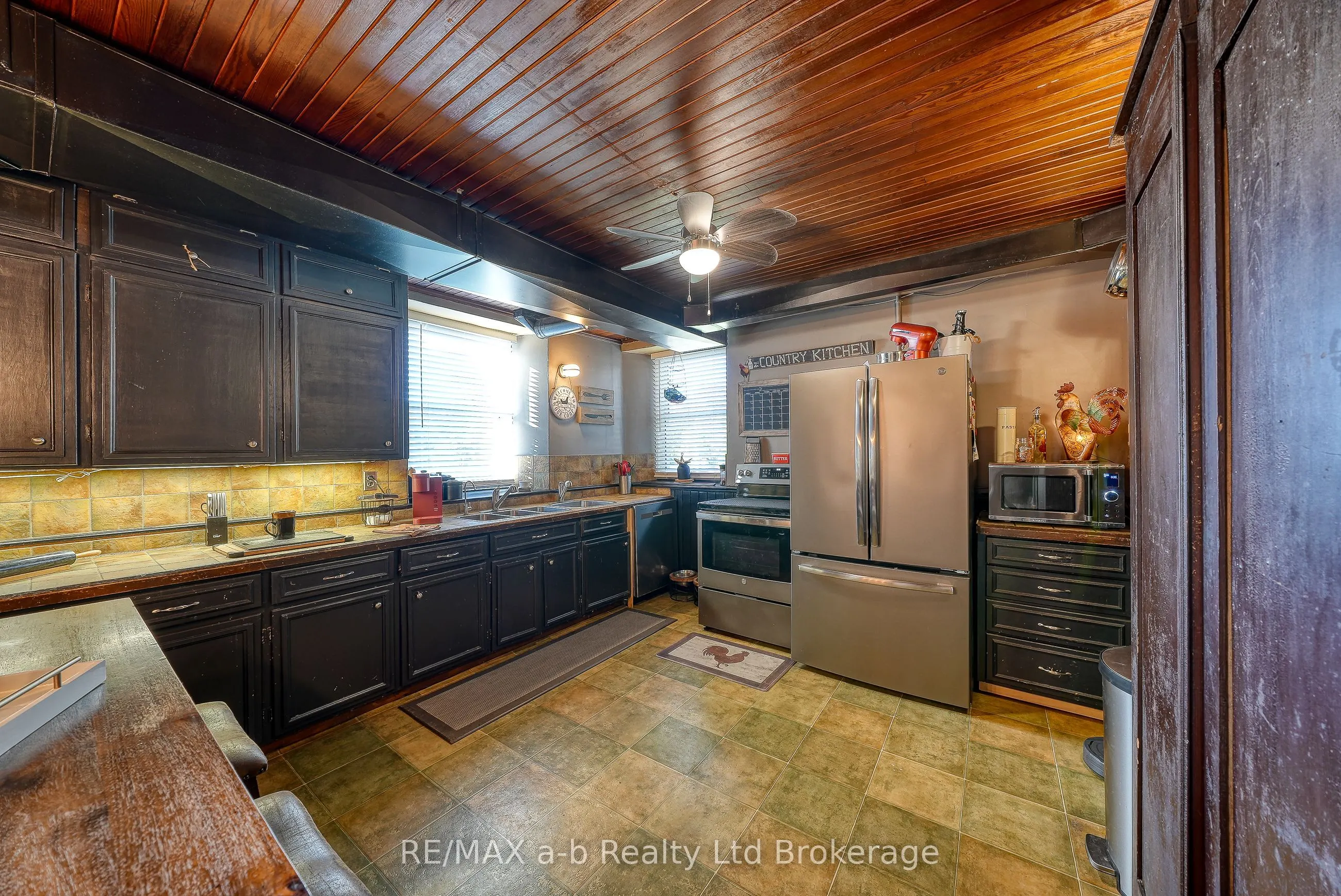 5924 Putnam Road