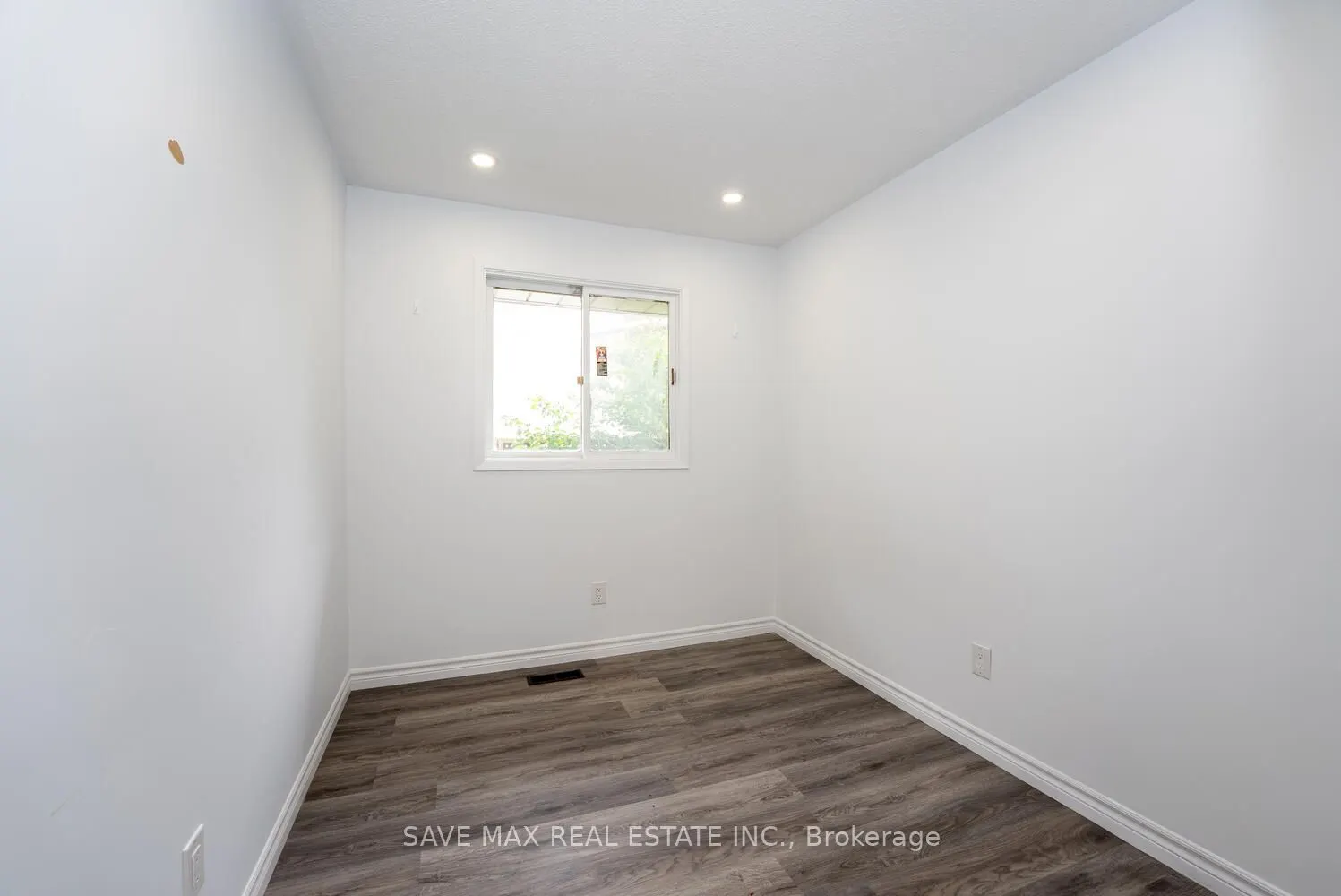 29 Renny Crescent