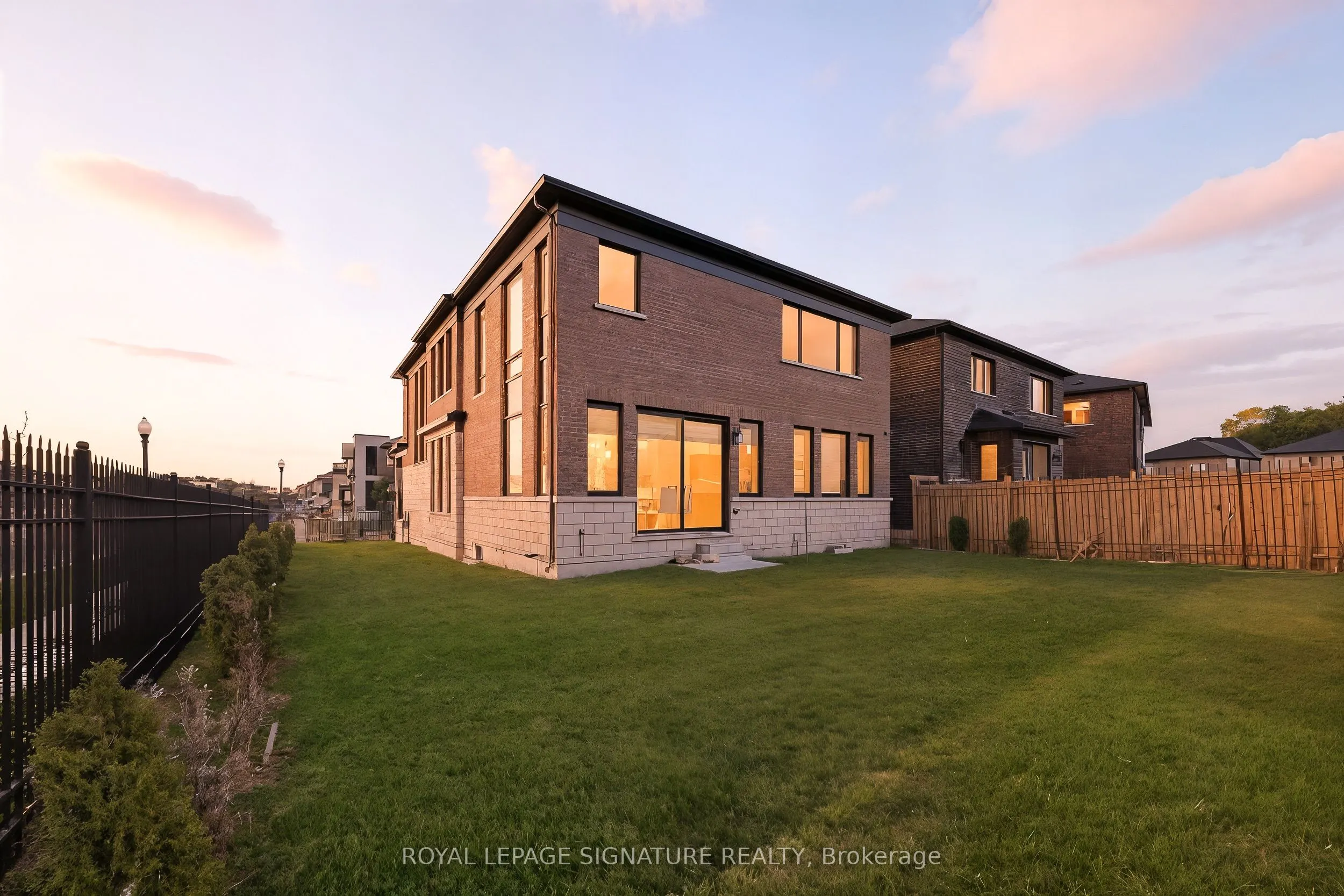984 Centennial Court