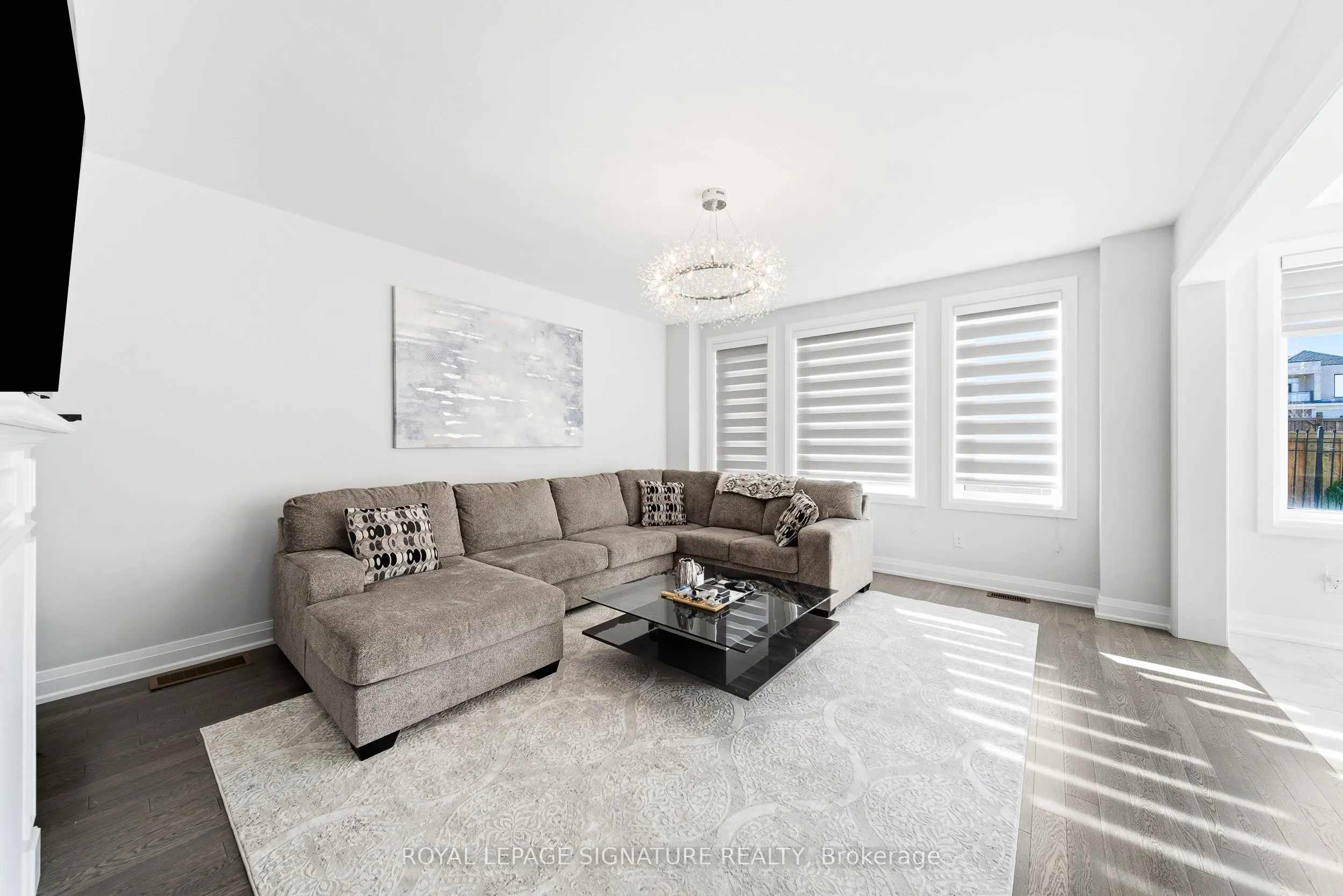 984 Centennial Court