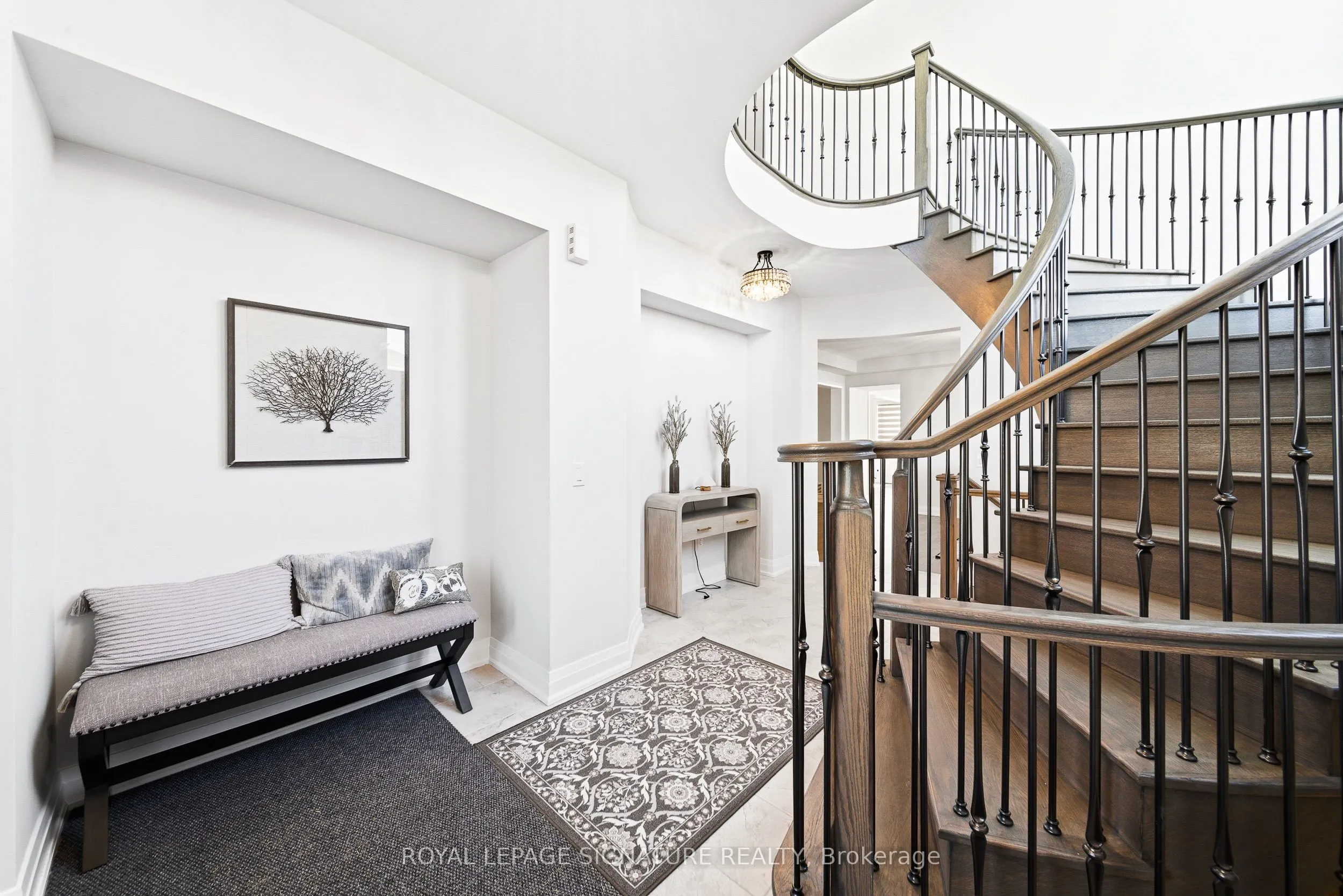 984 Centennial Court