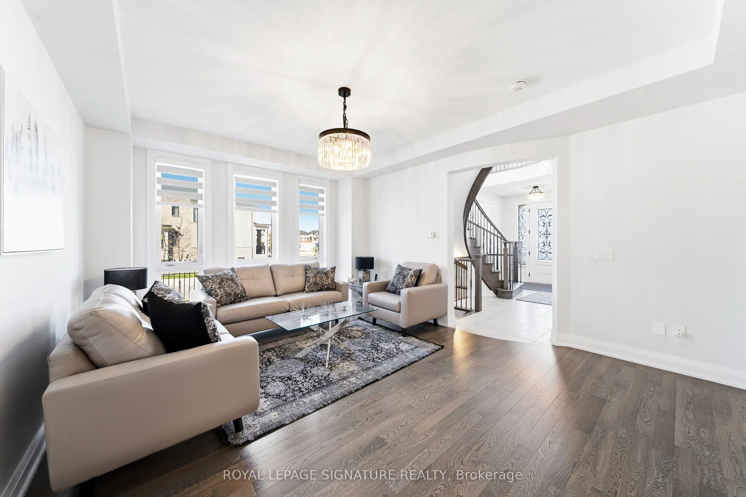 984 Centennial Court