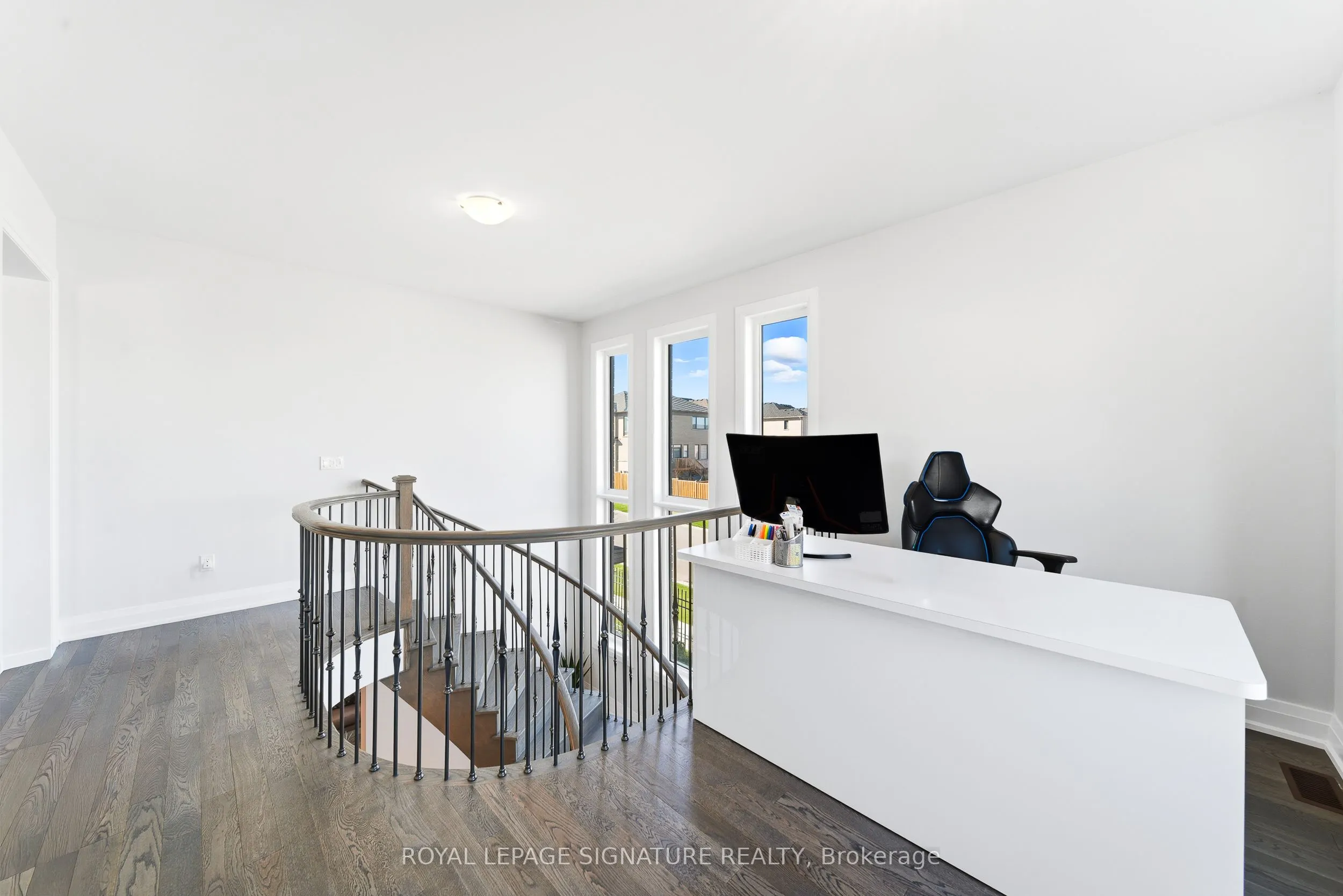 984 Centennial Court