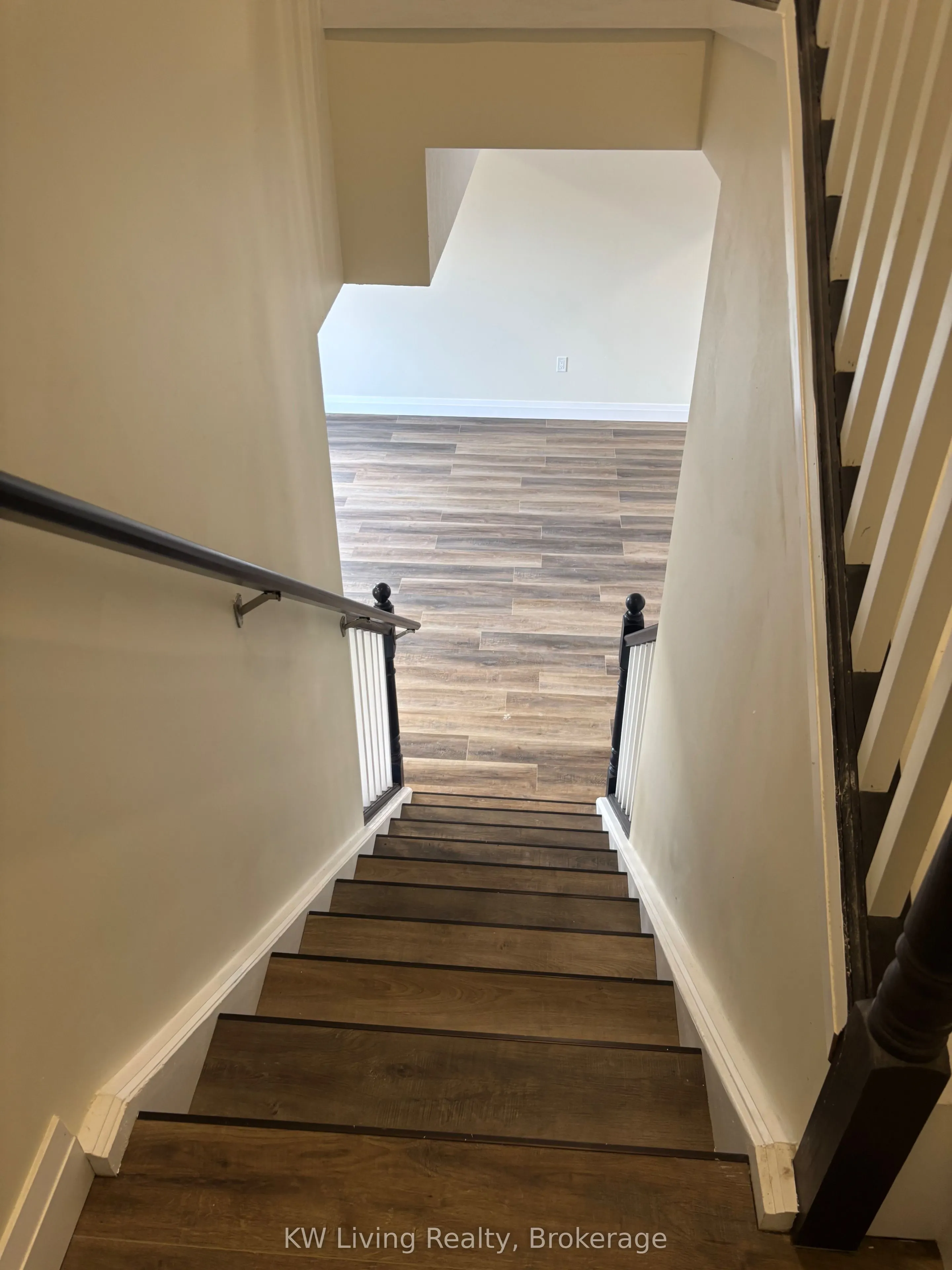 3A1 Kovac Road, #Upper