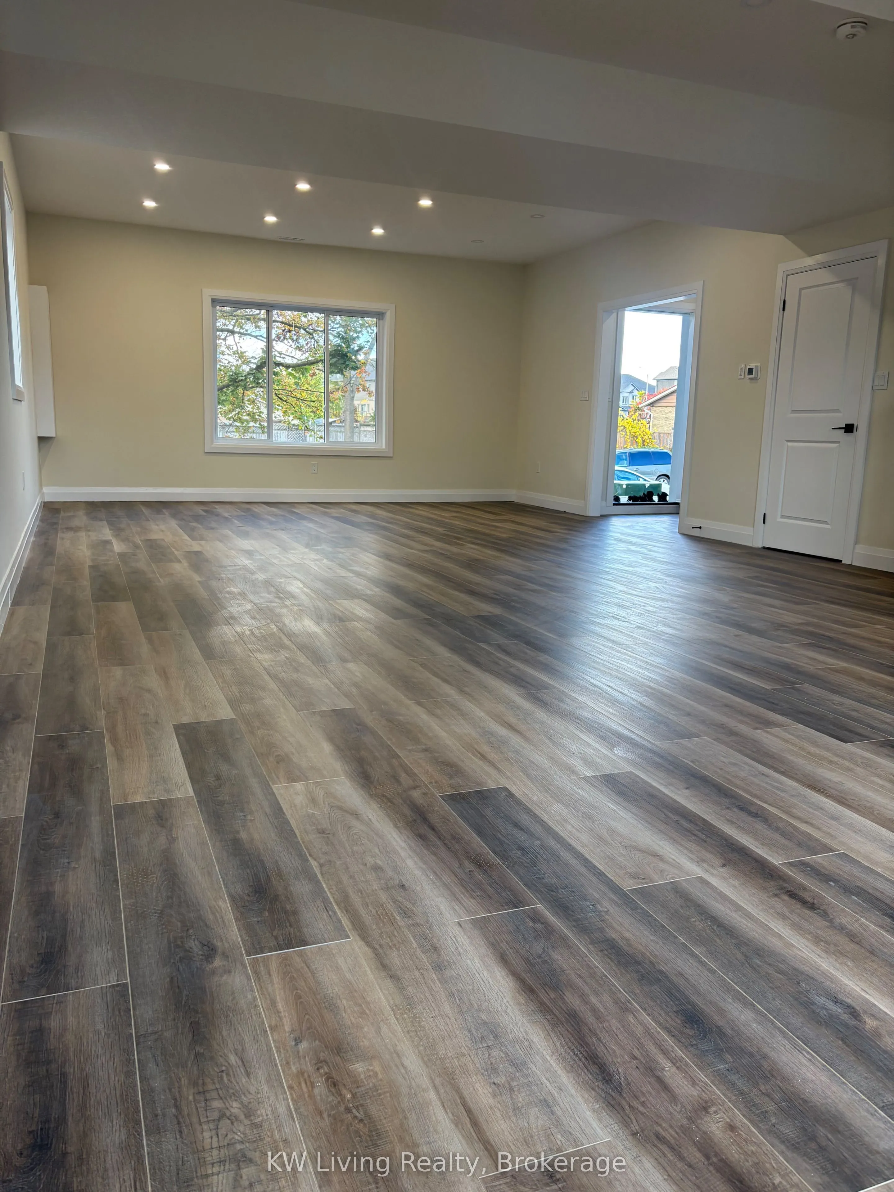 3A1 Kovac Road, #Upper