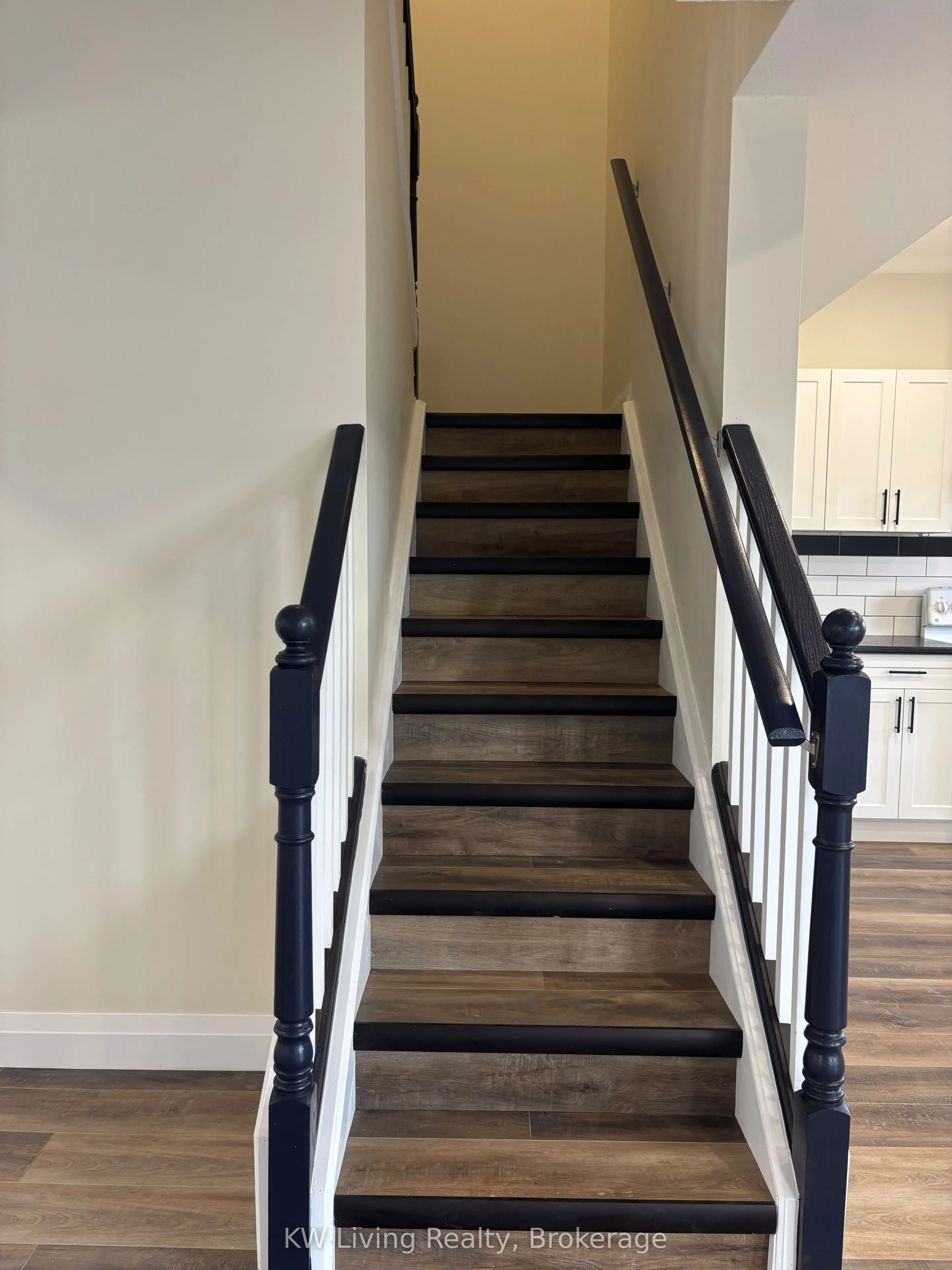 3A1 Kovac Road, #Upper