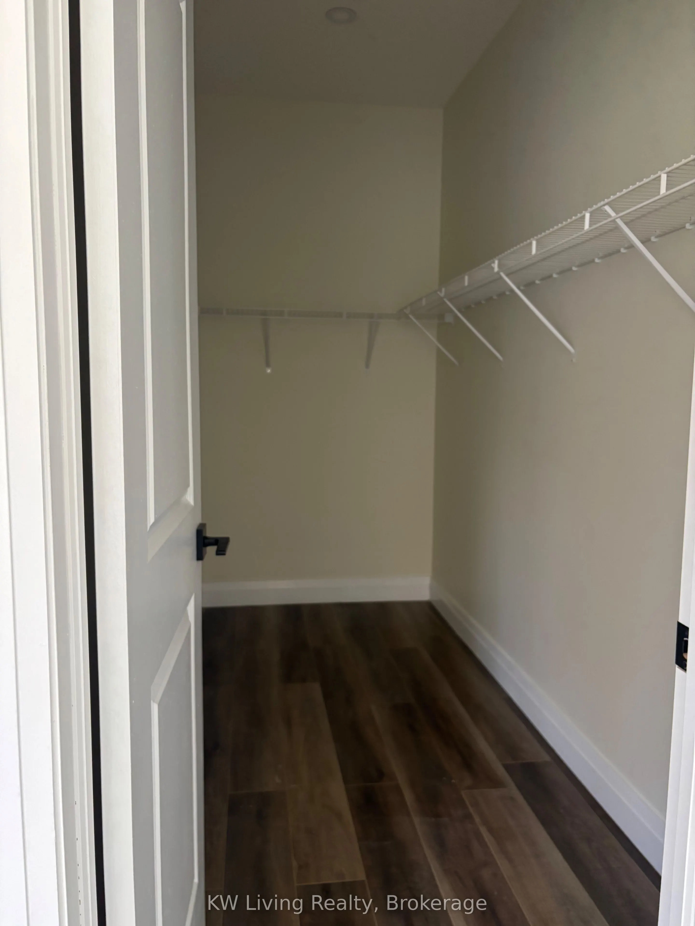 3A1 Kovac Road, #Upper