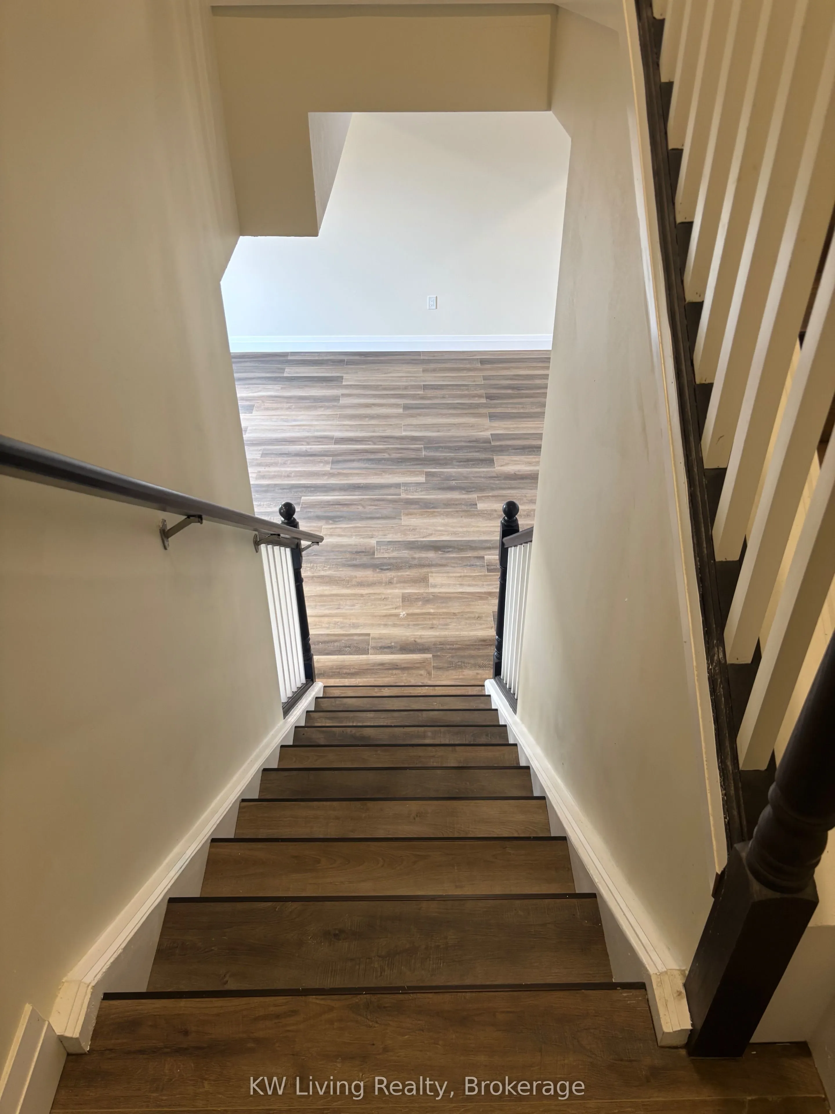 3A1 Kovac Road, #Upper
