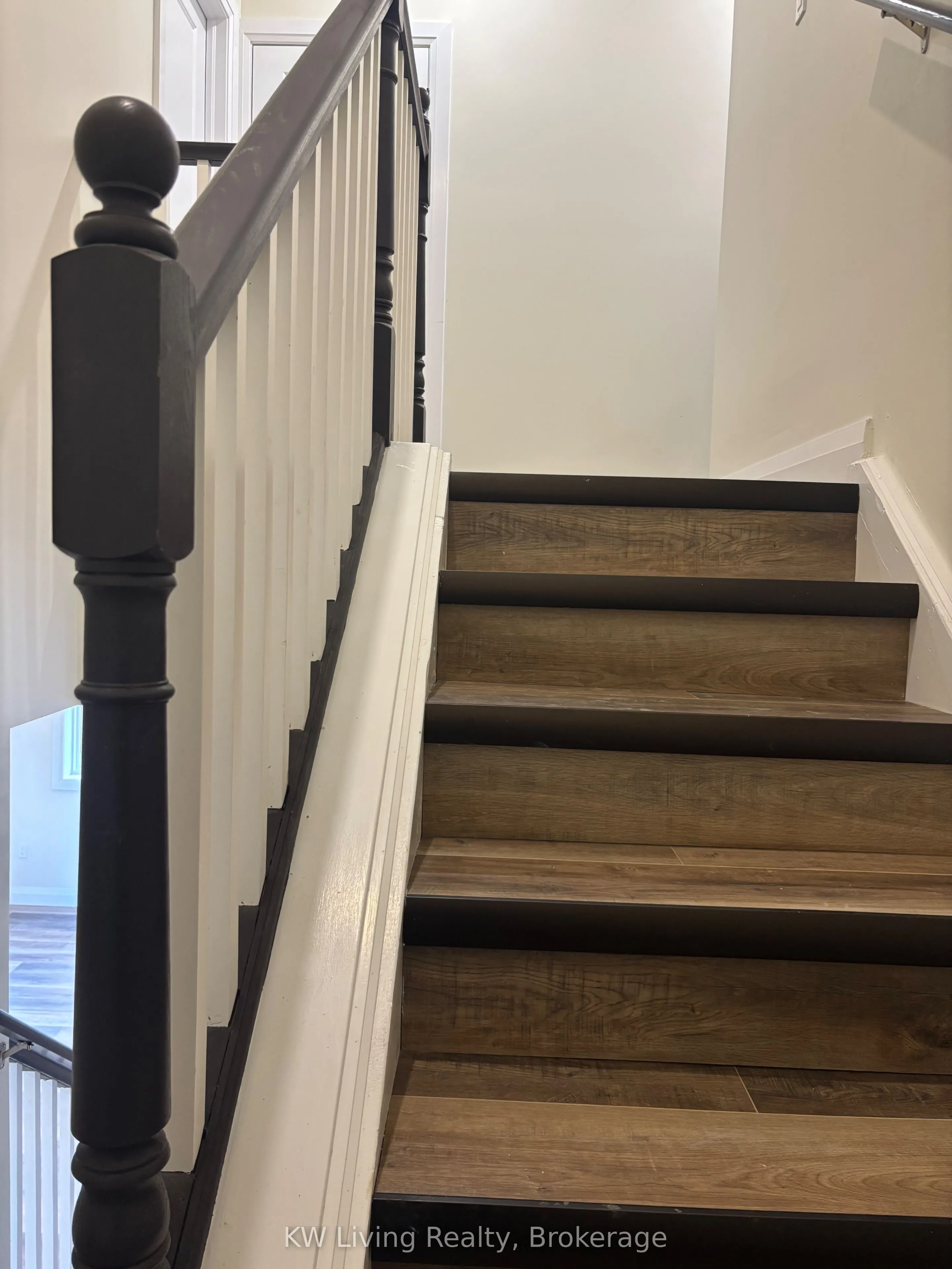 3A1 Kovac Road, #Upper