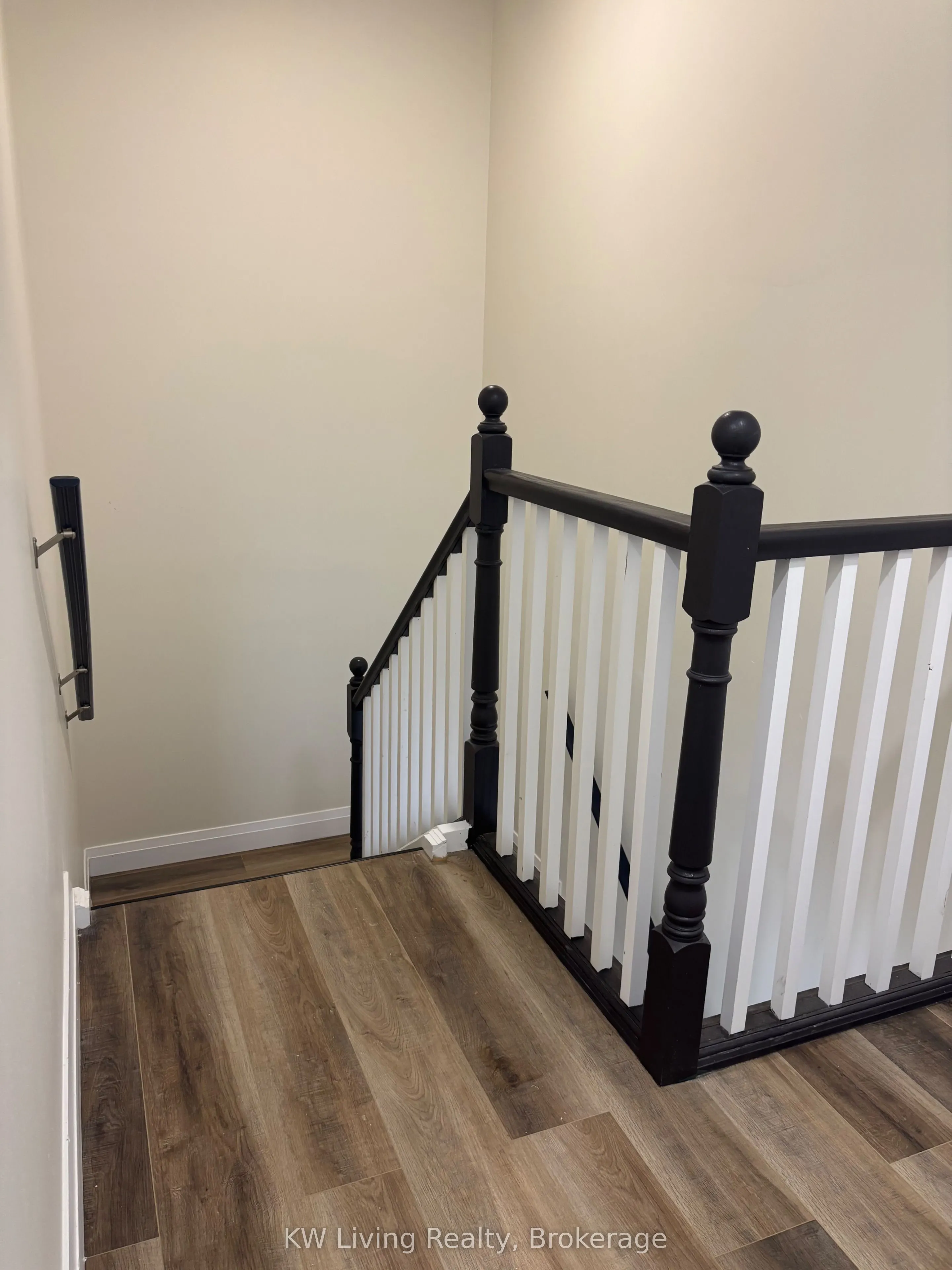3A1 Kovac Road, #Upper