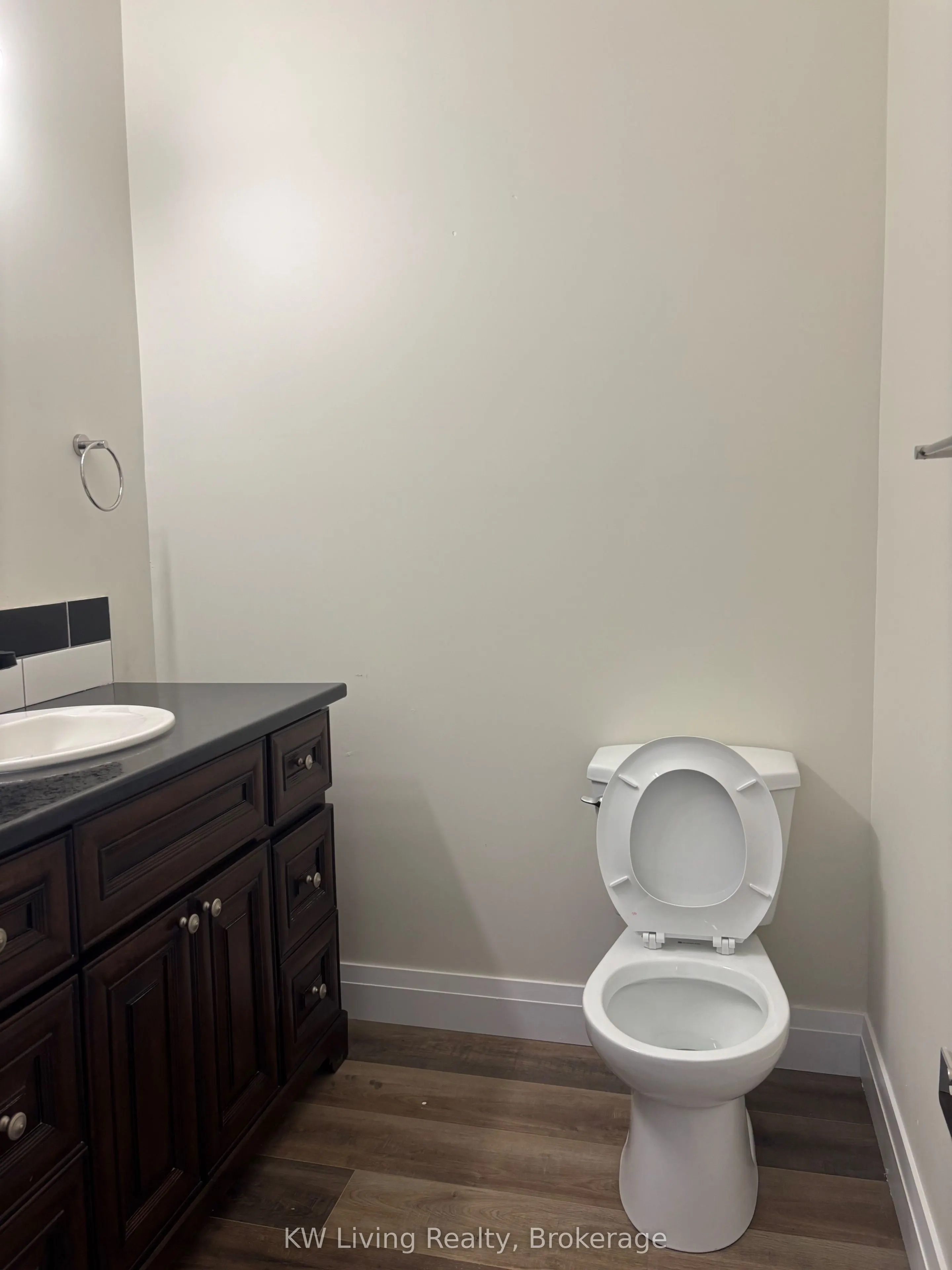 3A1 Kovac Road, #Upper