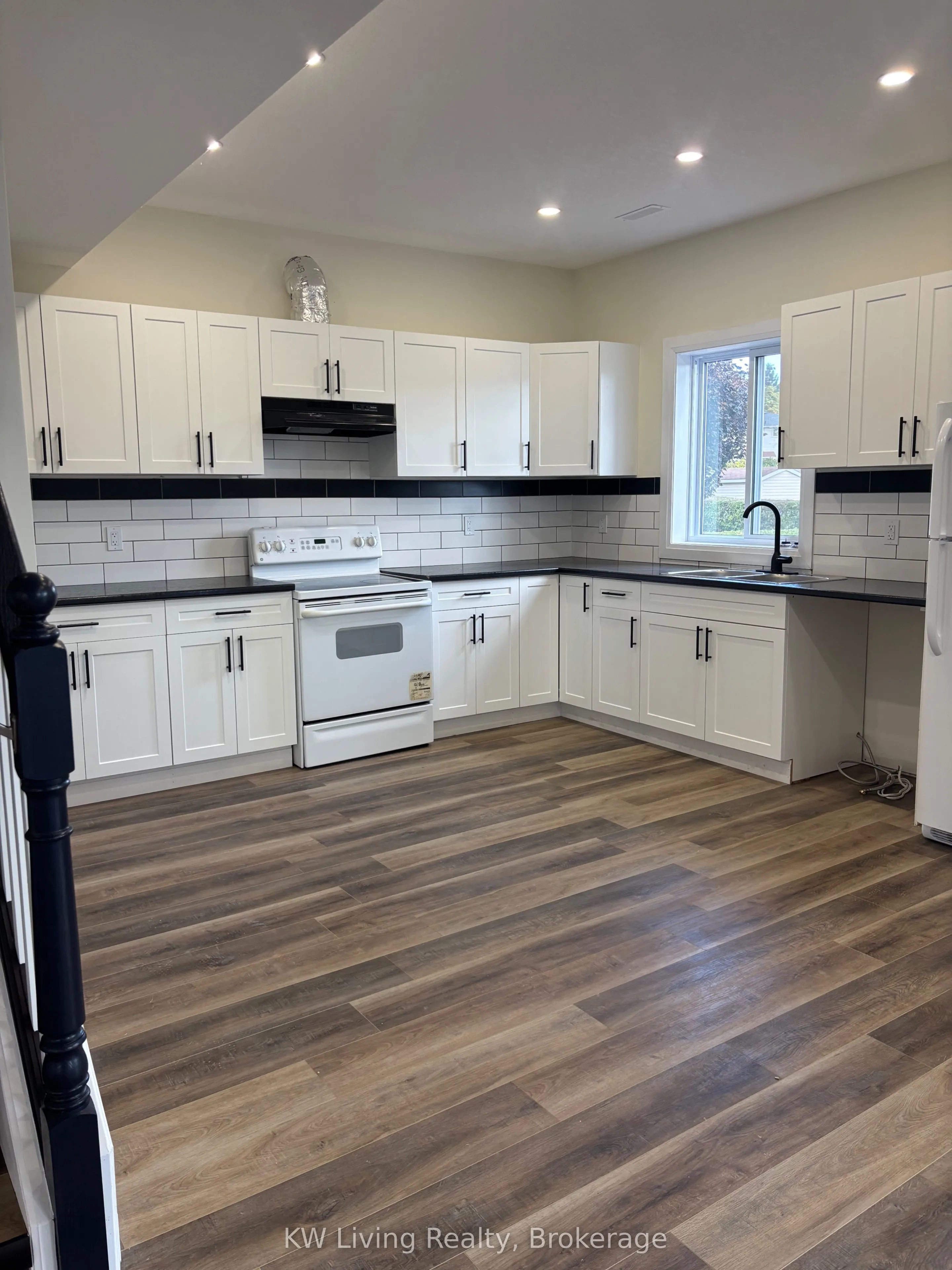 3A1 Kovac Road, #Upper
