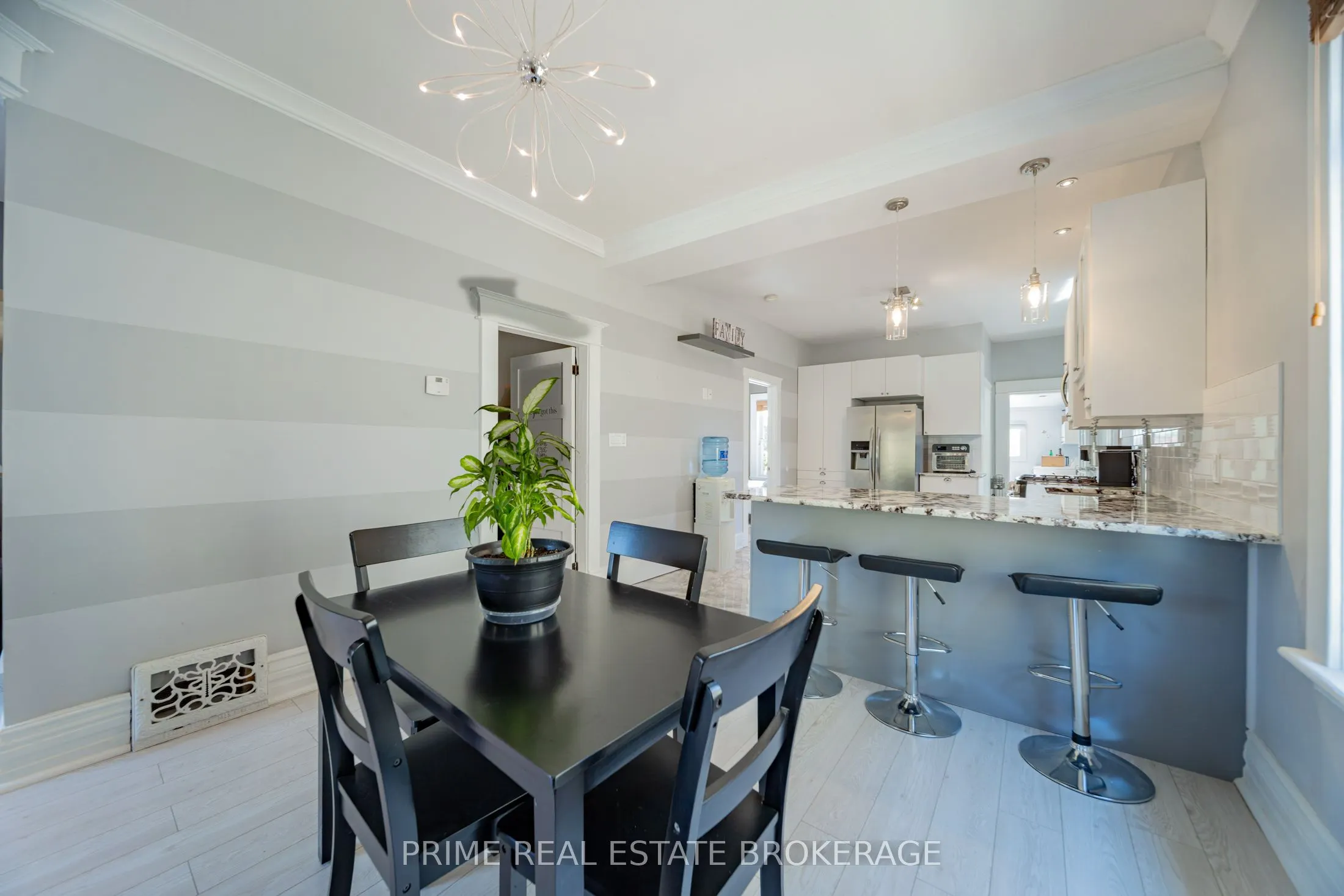 11 Briscoe Street E