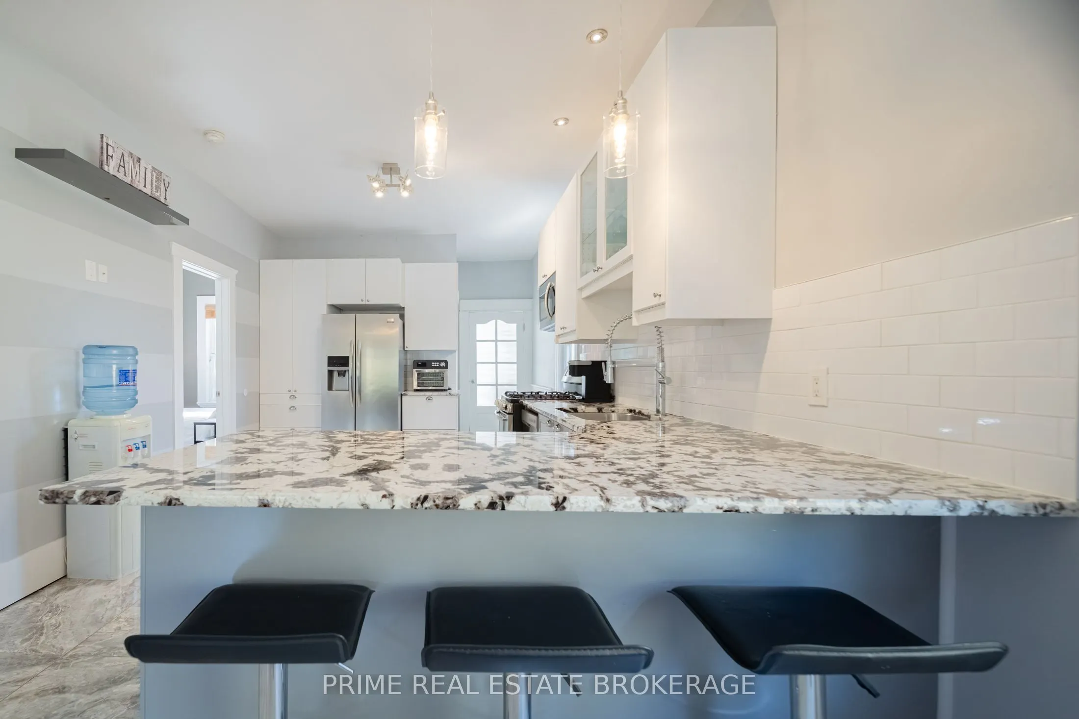 11 Briscoe Street E