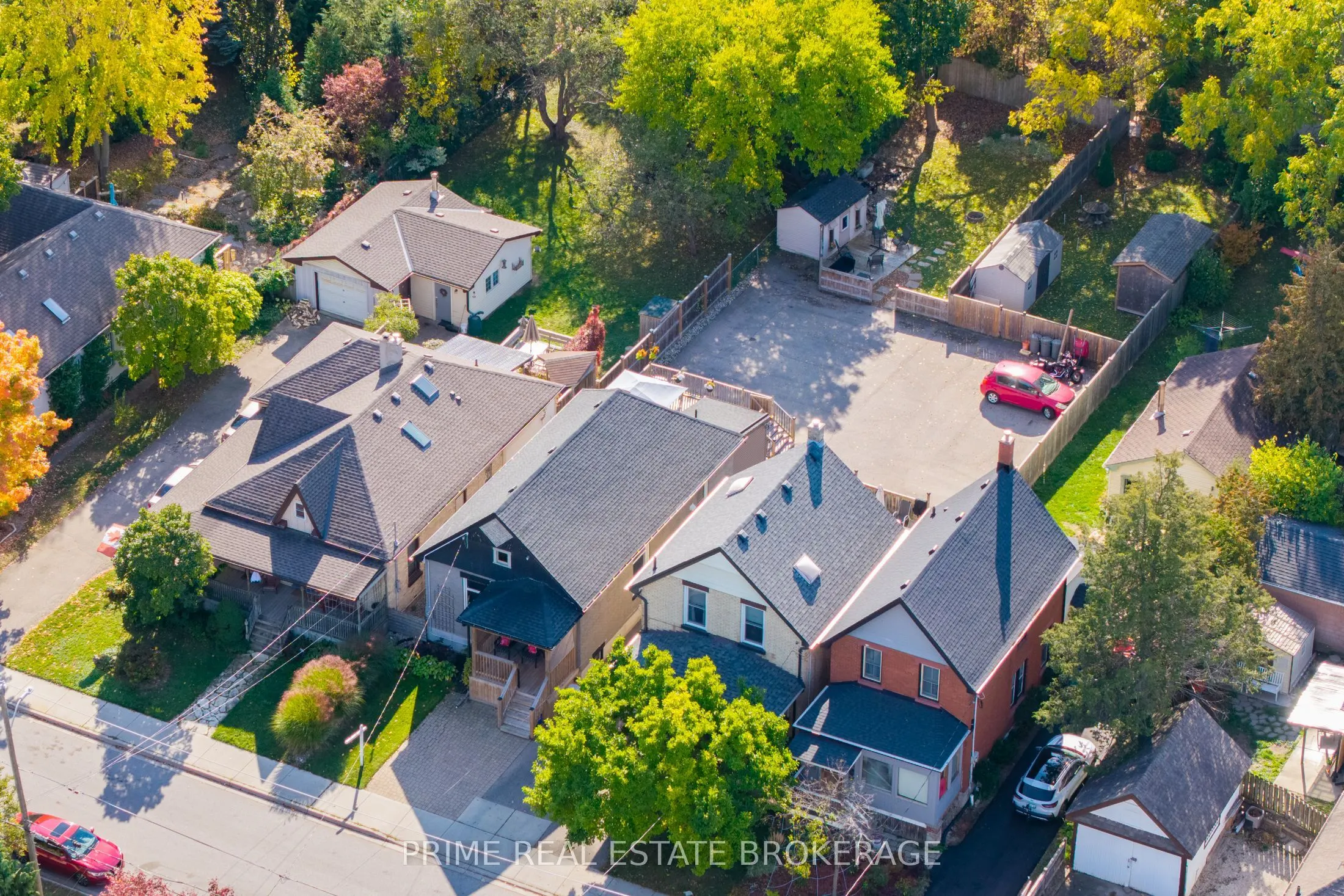 11 Briscoe Street E