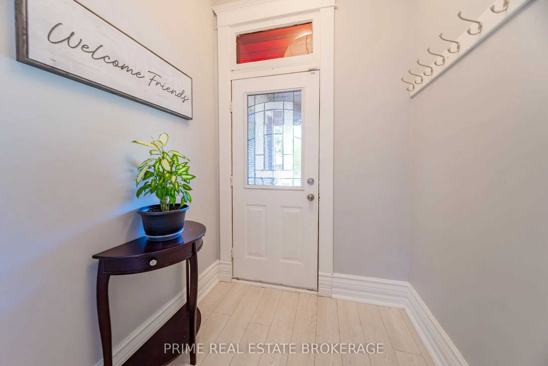 11 Briscoe Street E
