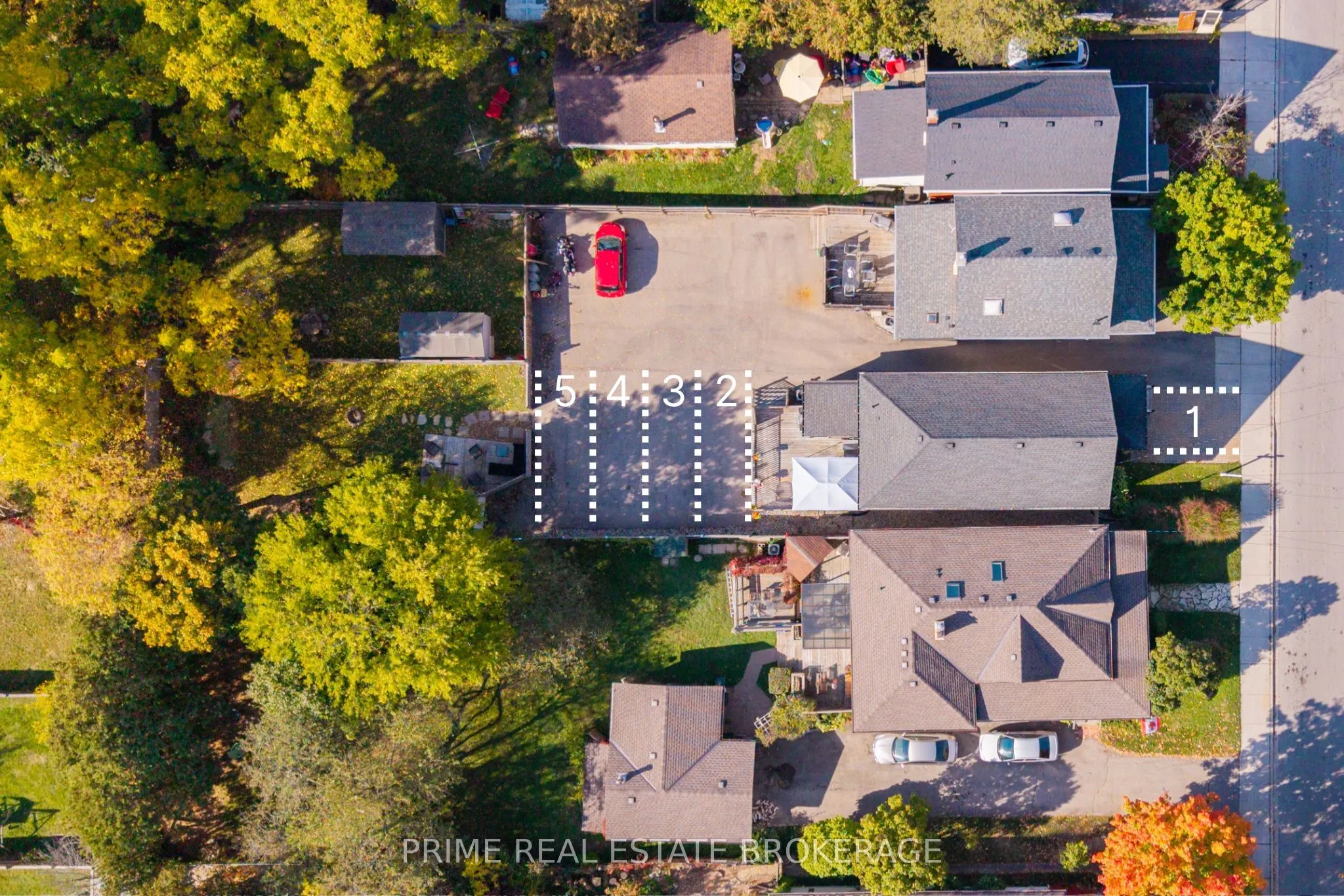 11 Briscoe Street E