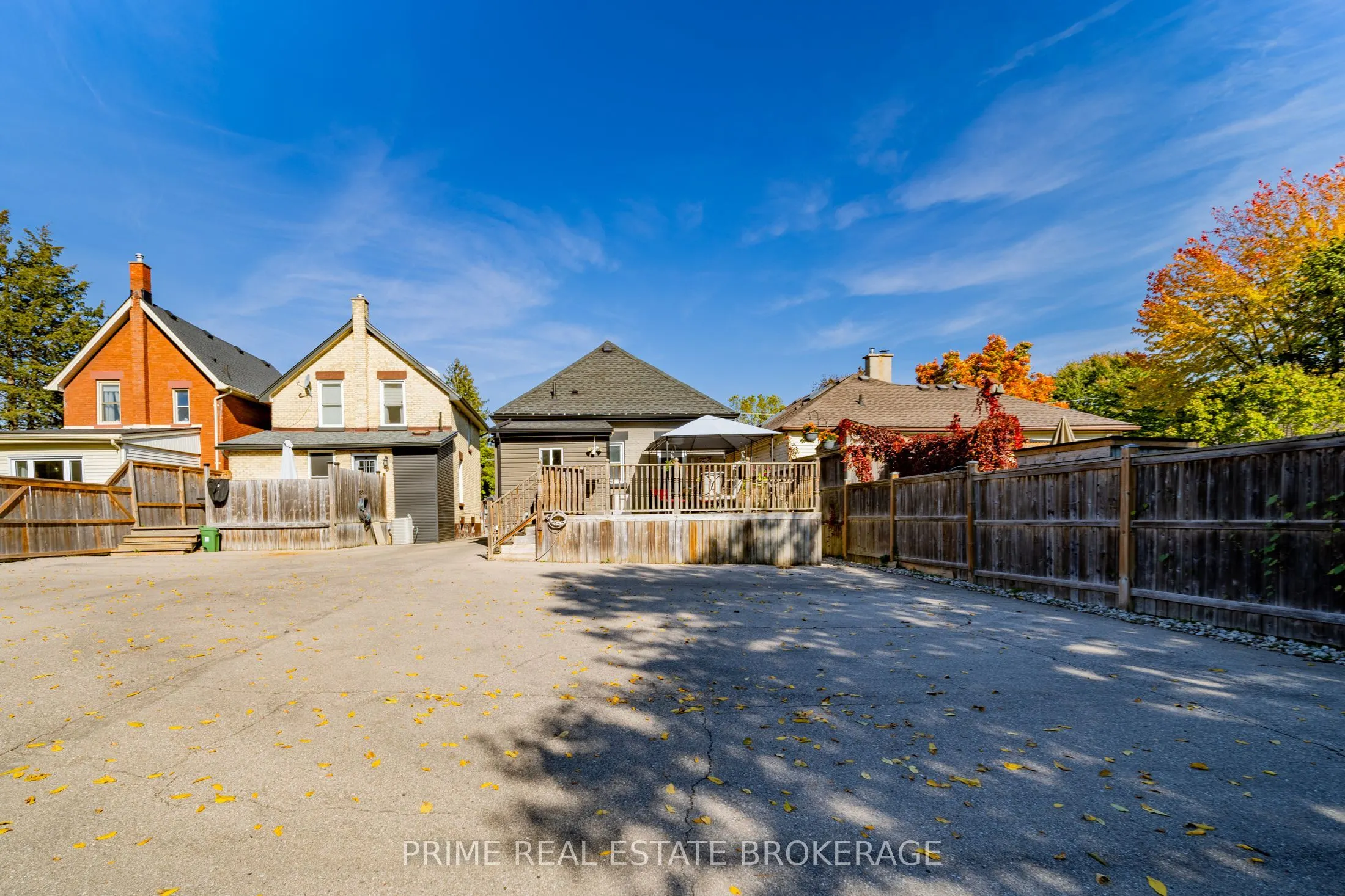 11 Briscoe Street E
