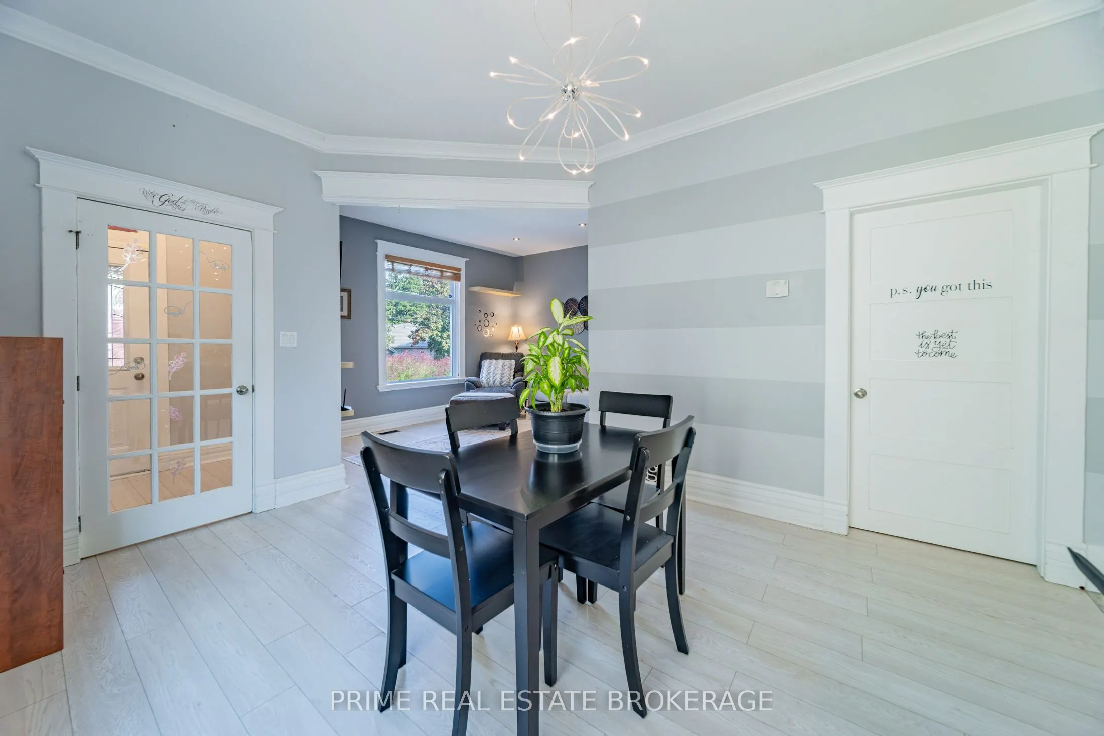 11 Briscoe Street E