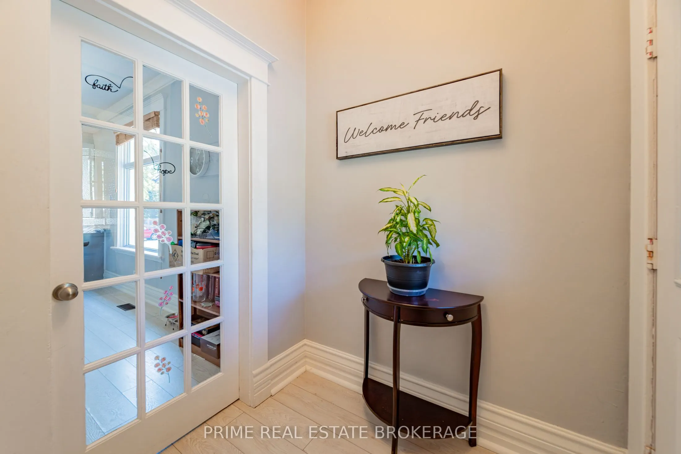11 Briscoe Street E