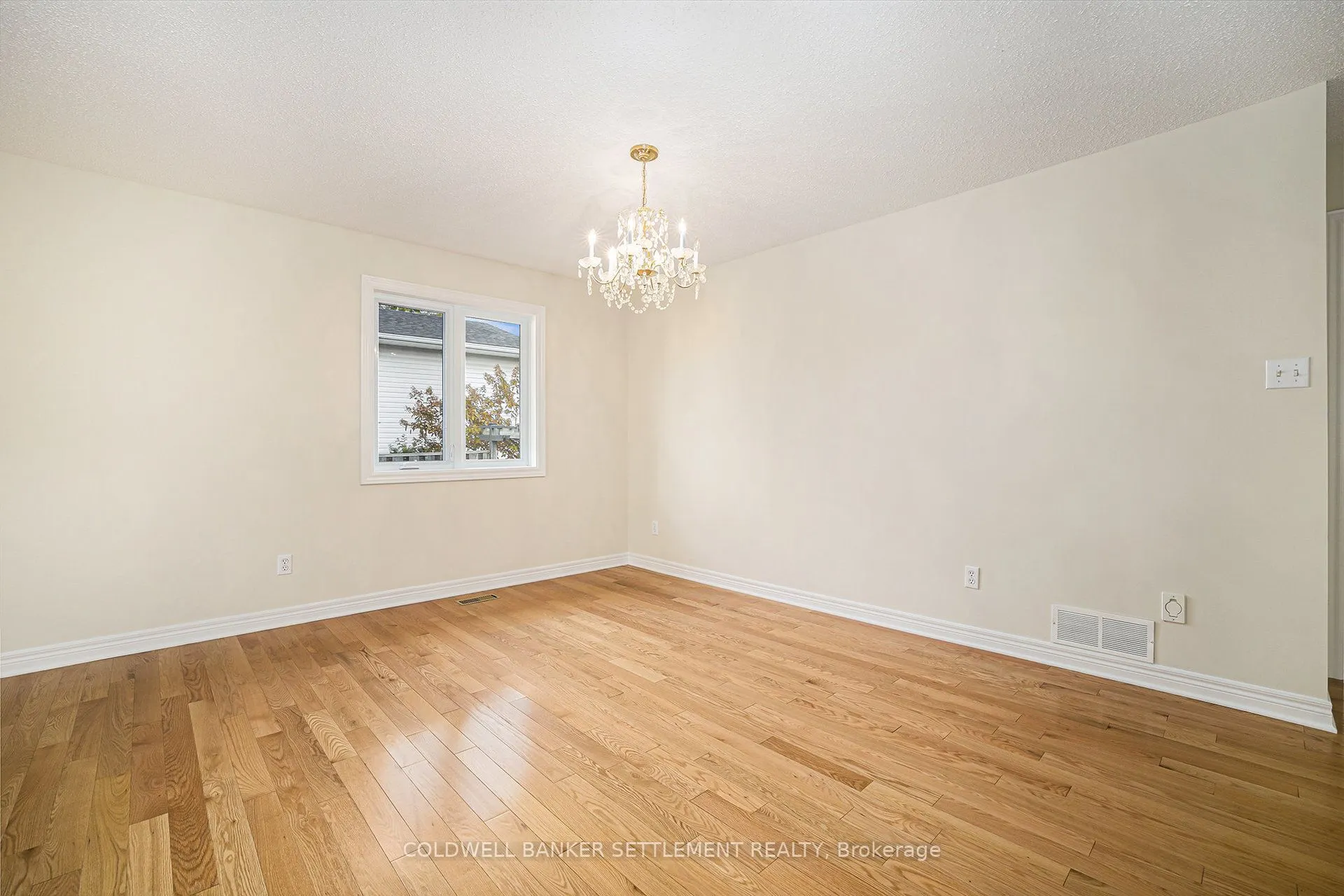 4 Treelawn Boulevard