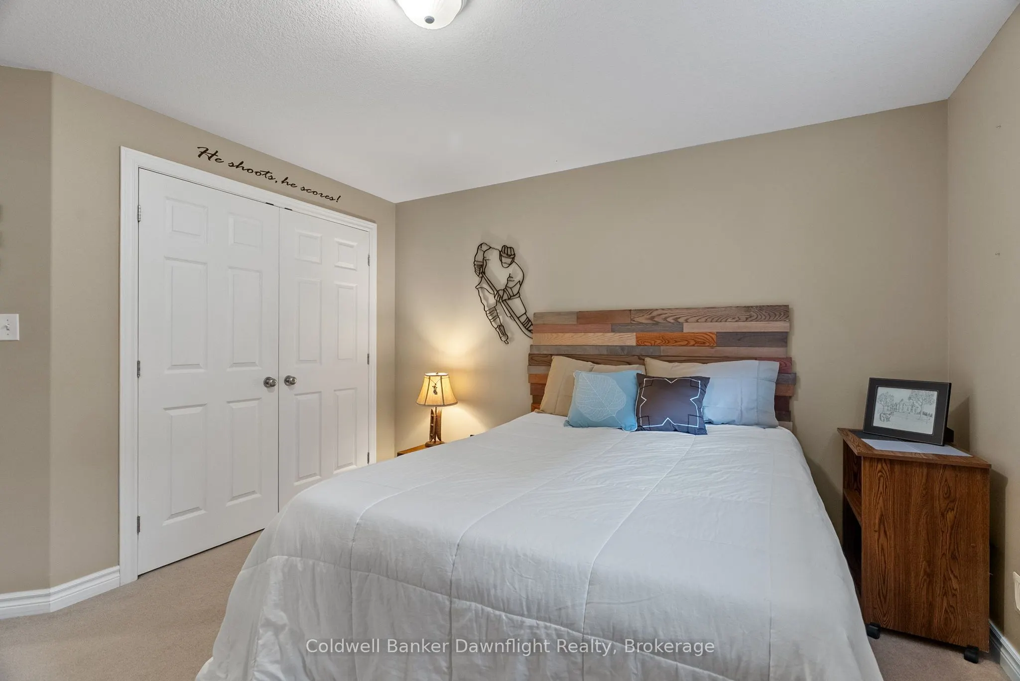 86 Huron Street W