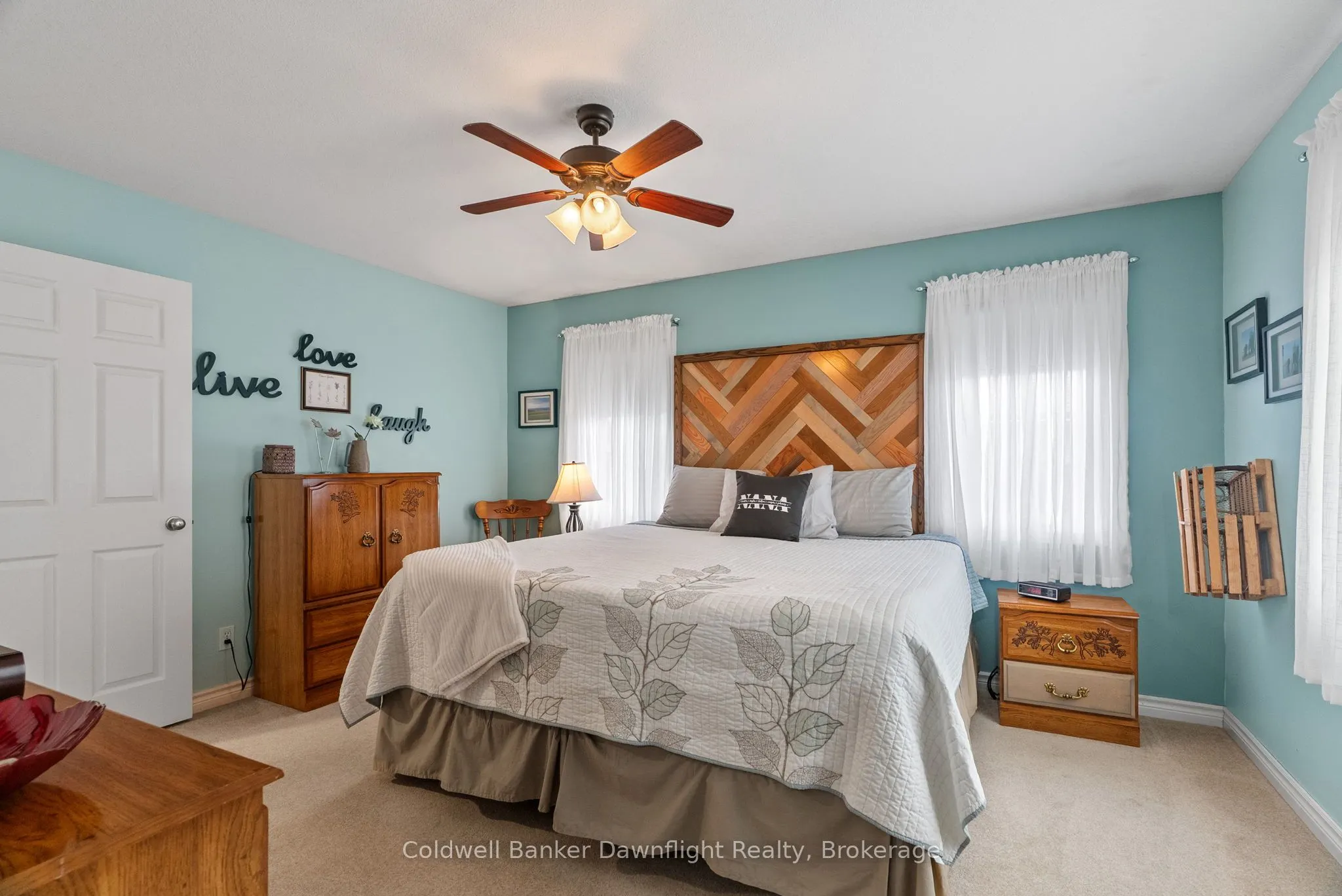 86 Huron Street W