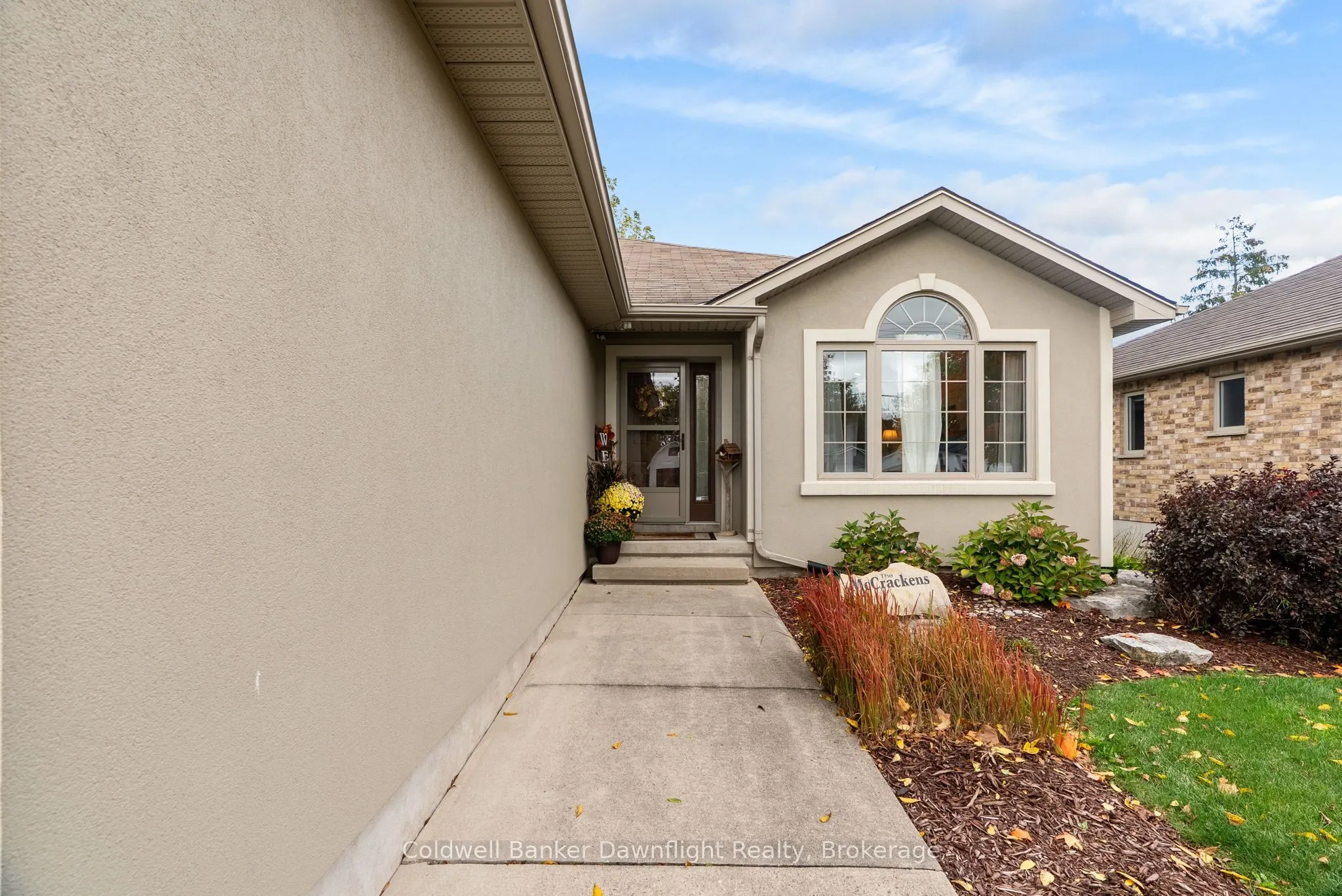 86 Huron Street W