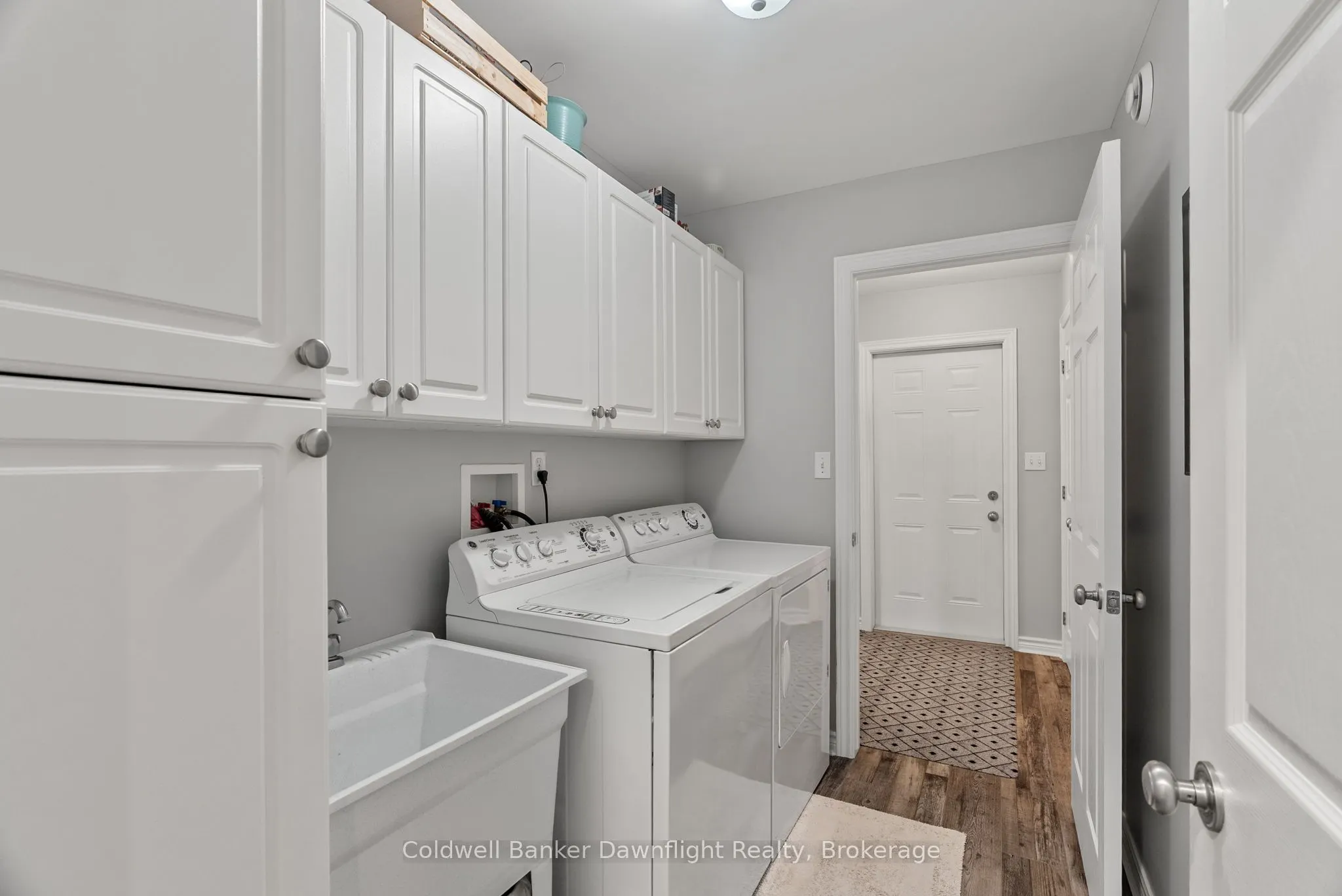 86 Huron Street W
