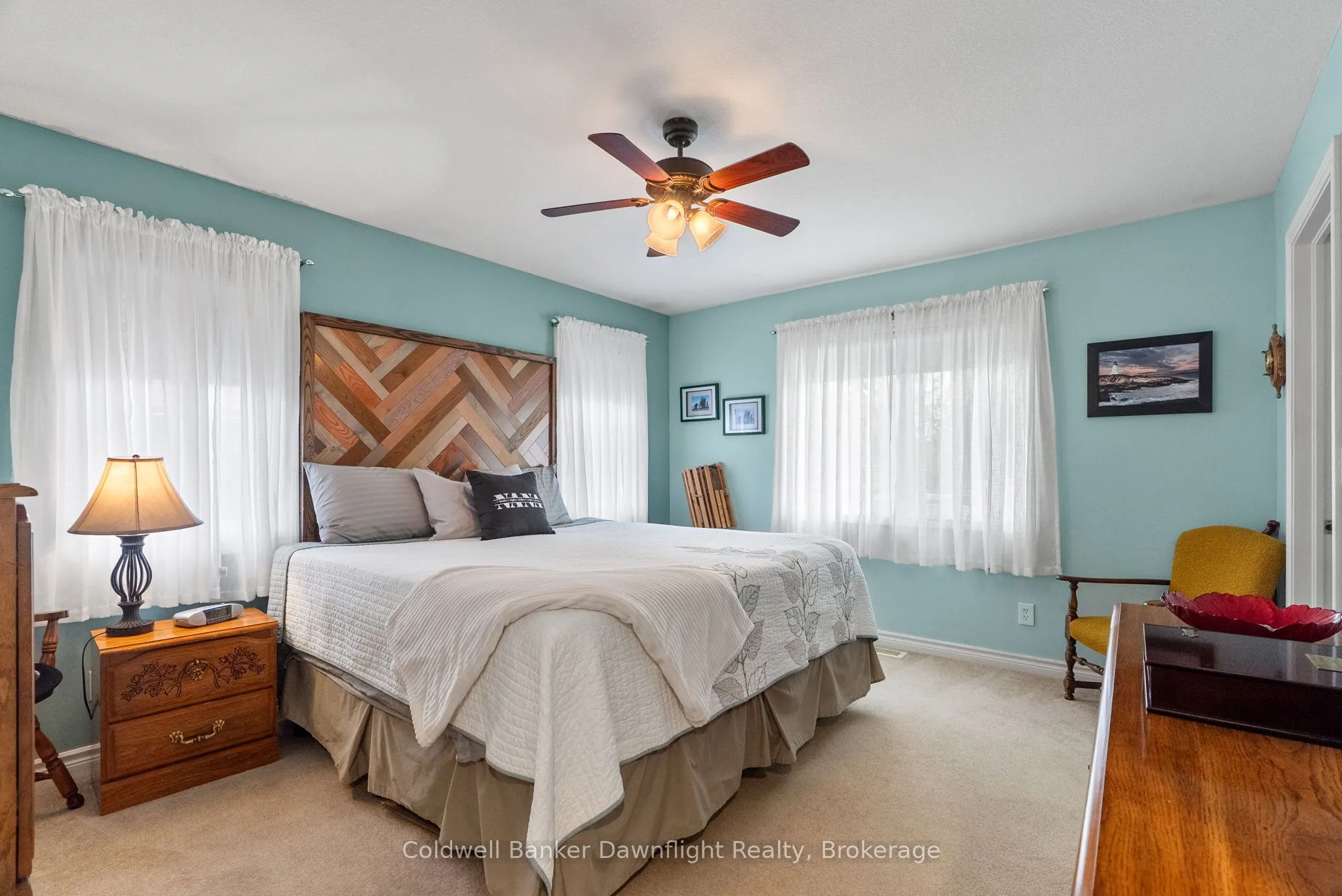 86 Huron Street W
