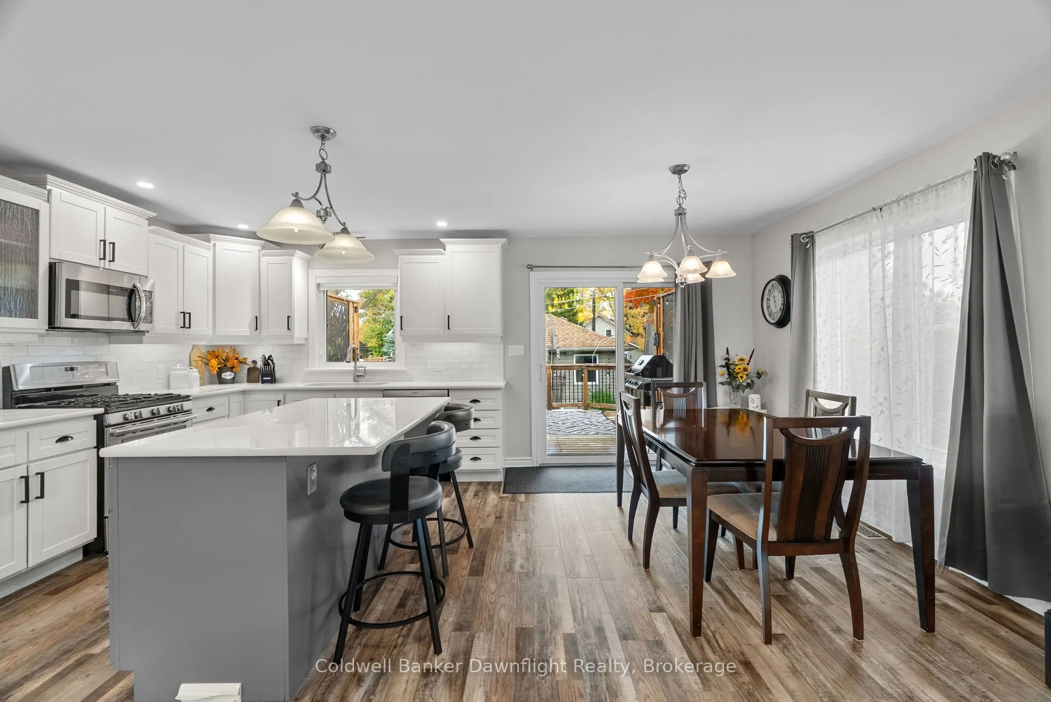 86 Huron Street W