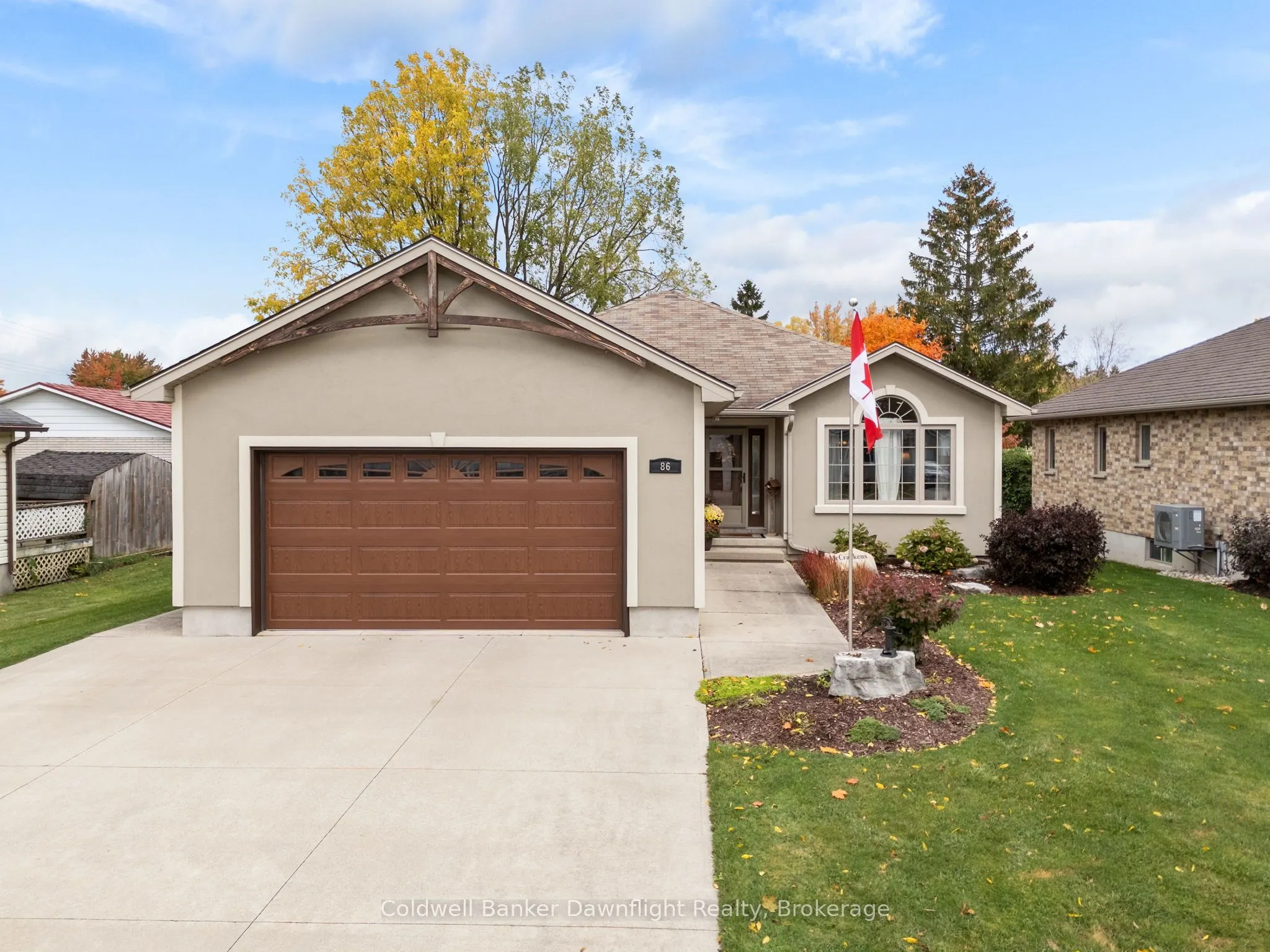 86 Huron Street W