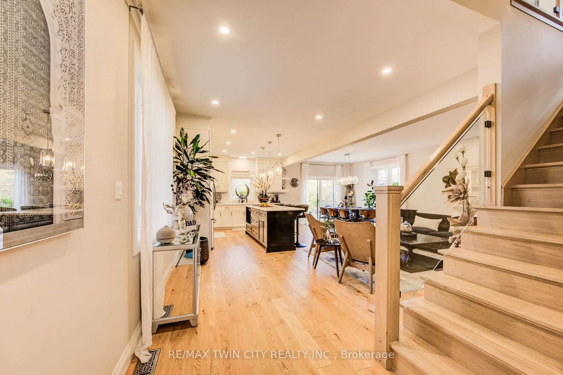 928 Chapel Hill Court S