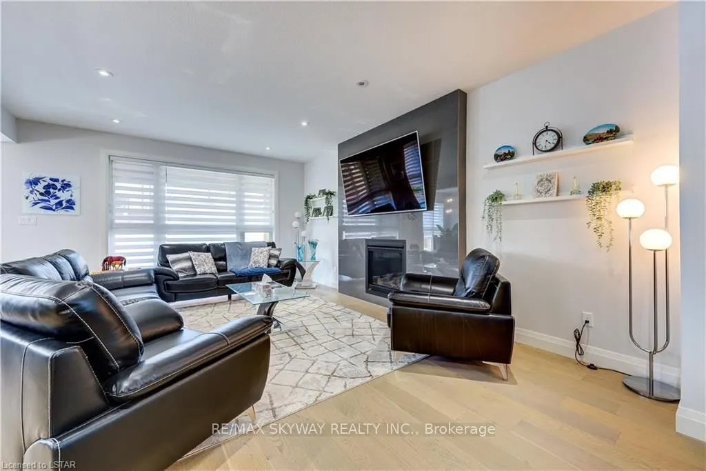 1774 Brunson Way