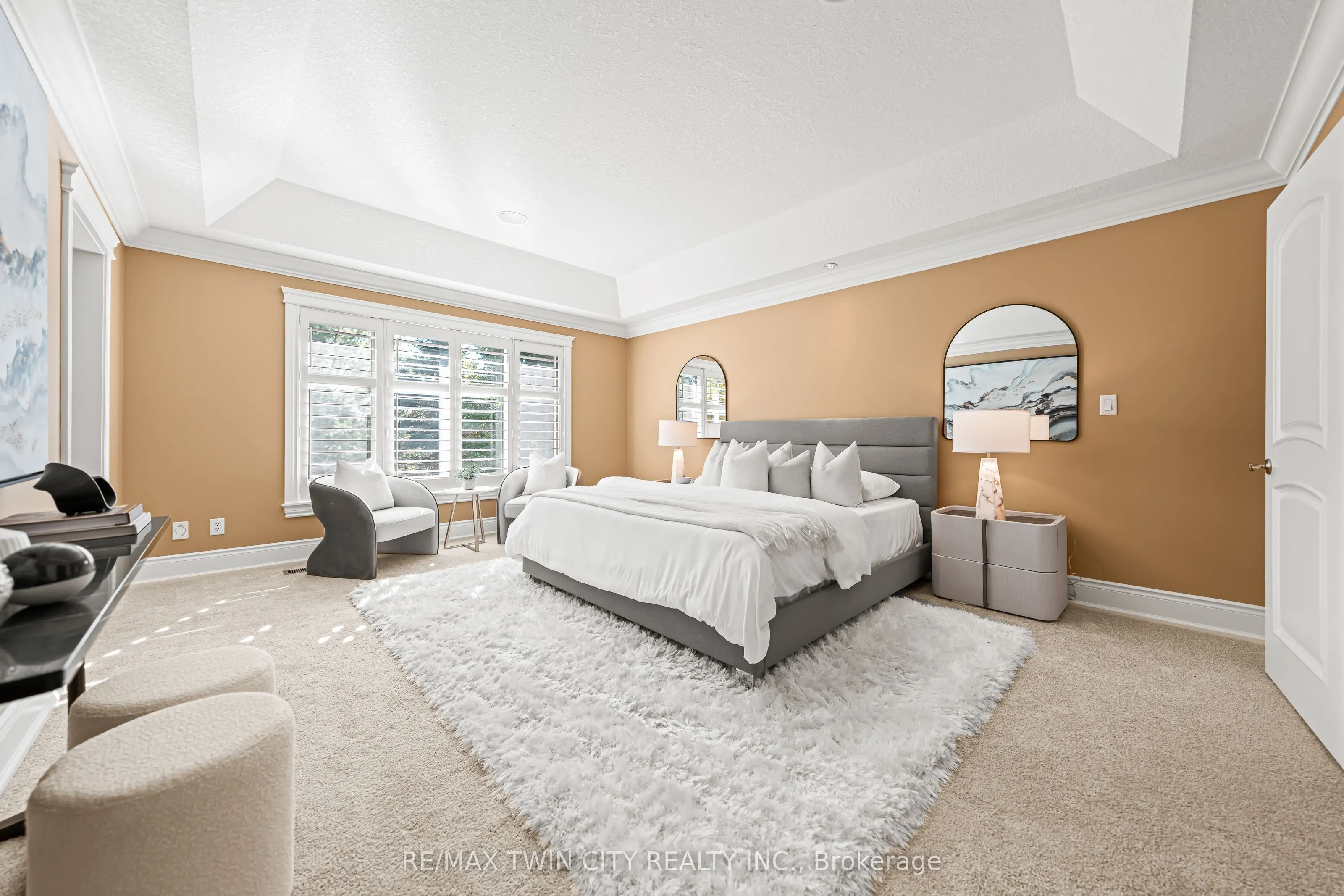 541 Falconridge Crescent