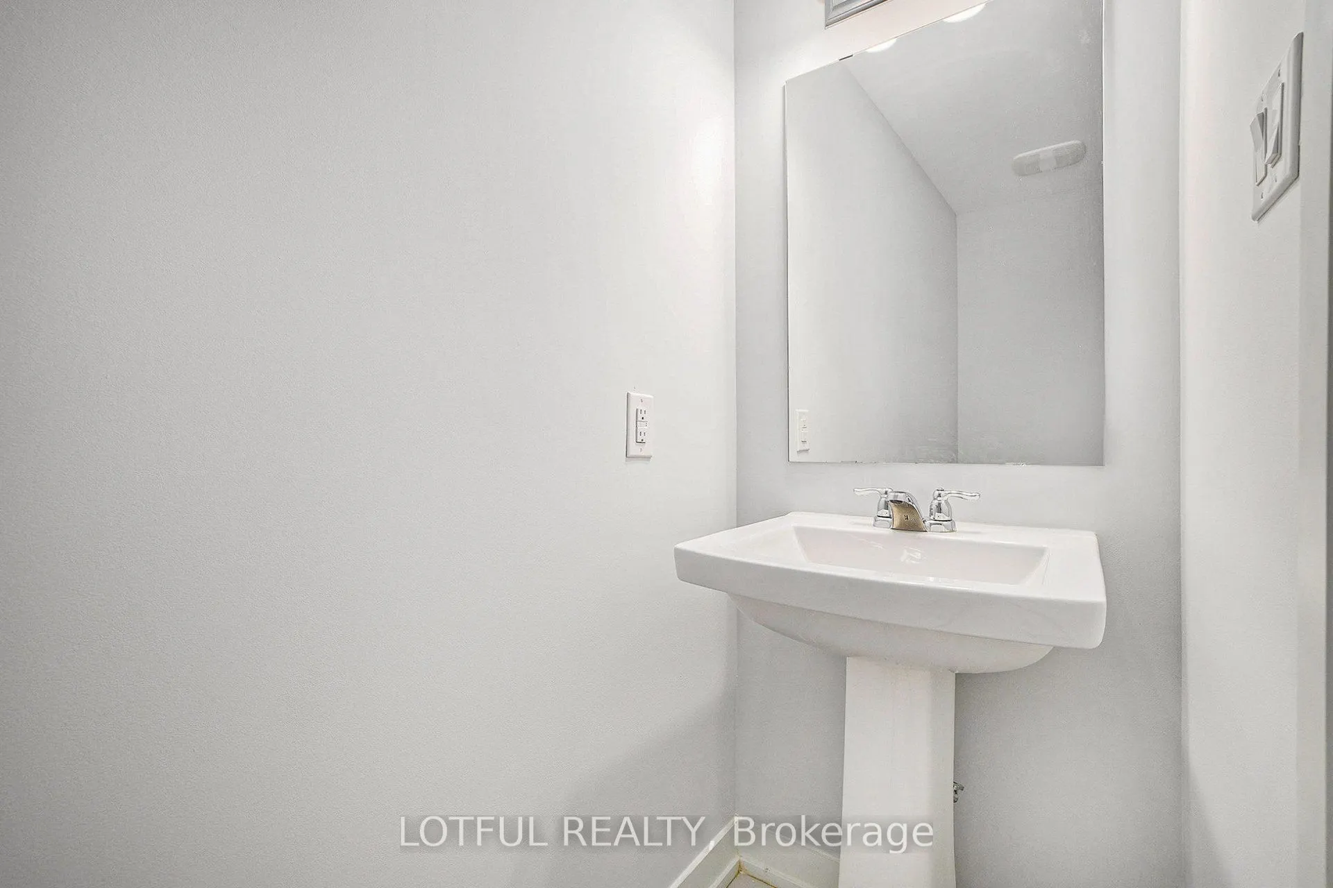 288 Anyolite Private, #103