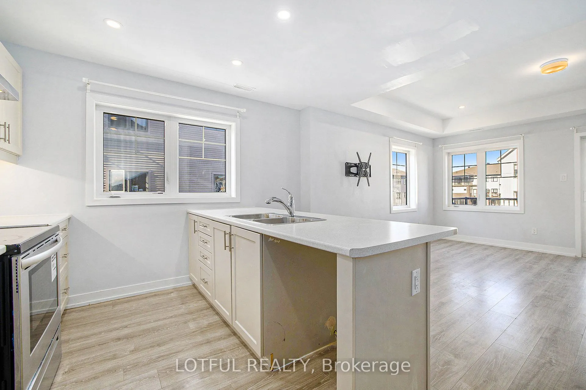 288 Anyolite Private, #103