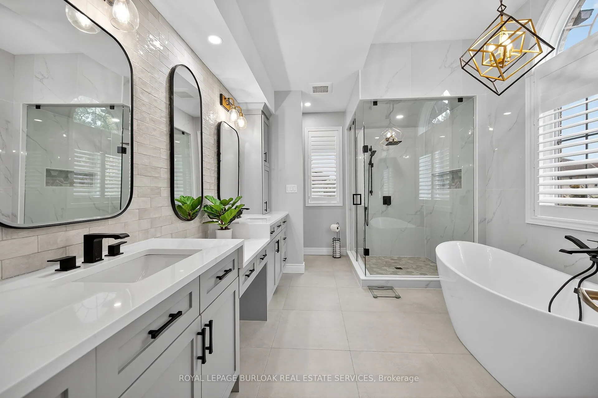 248 Cloverleaf Drive