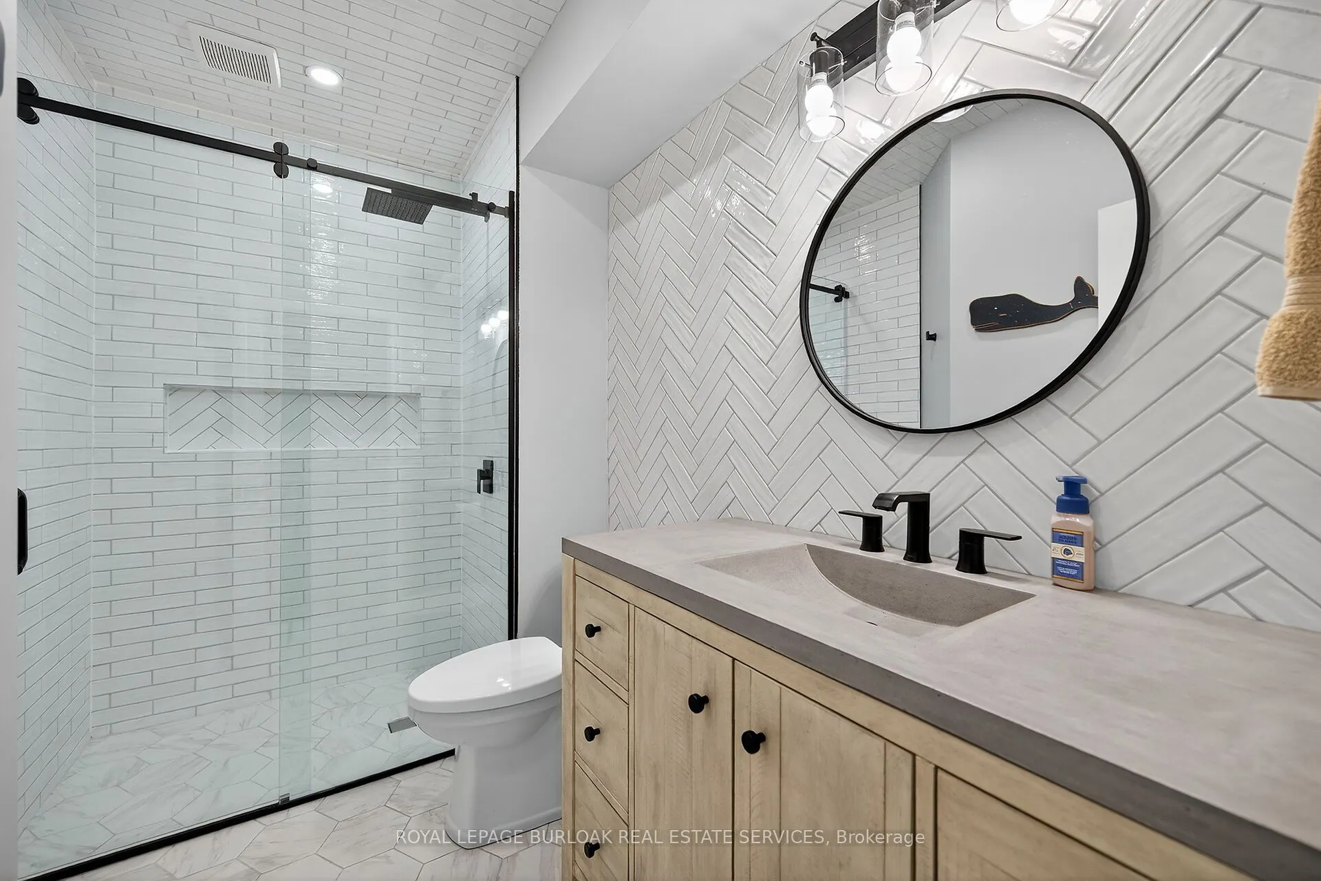 248 Cloverleaf Drive