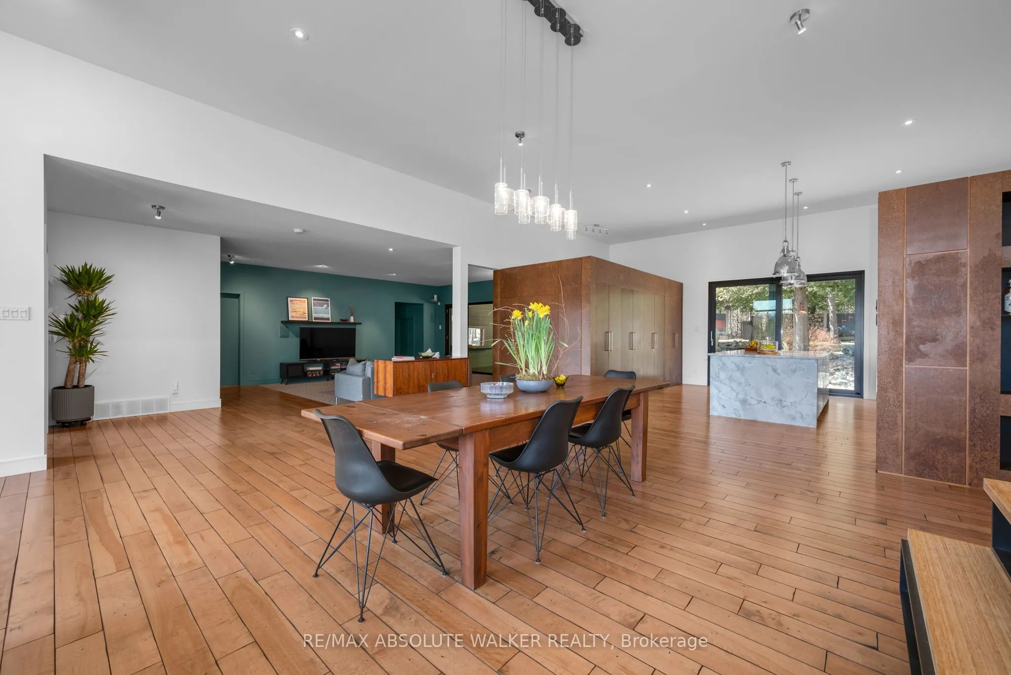 19421 Kenyon Concession 1 Road