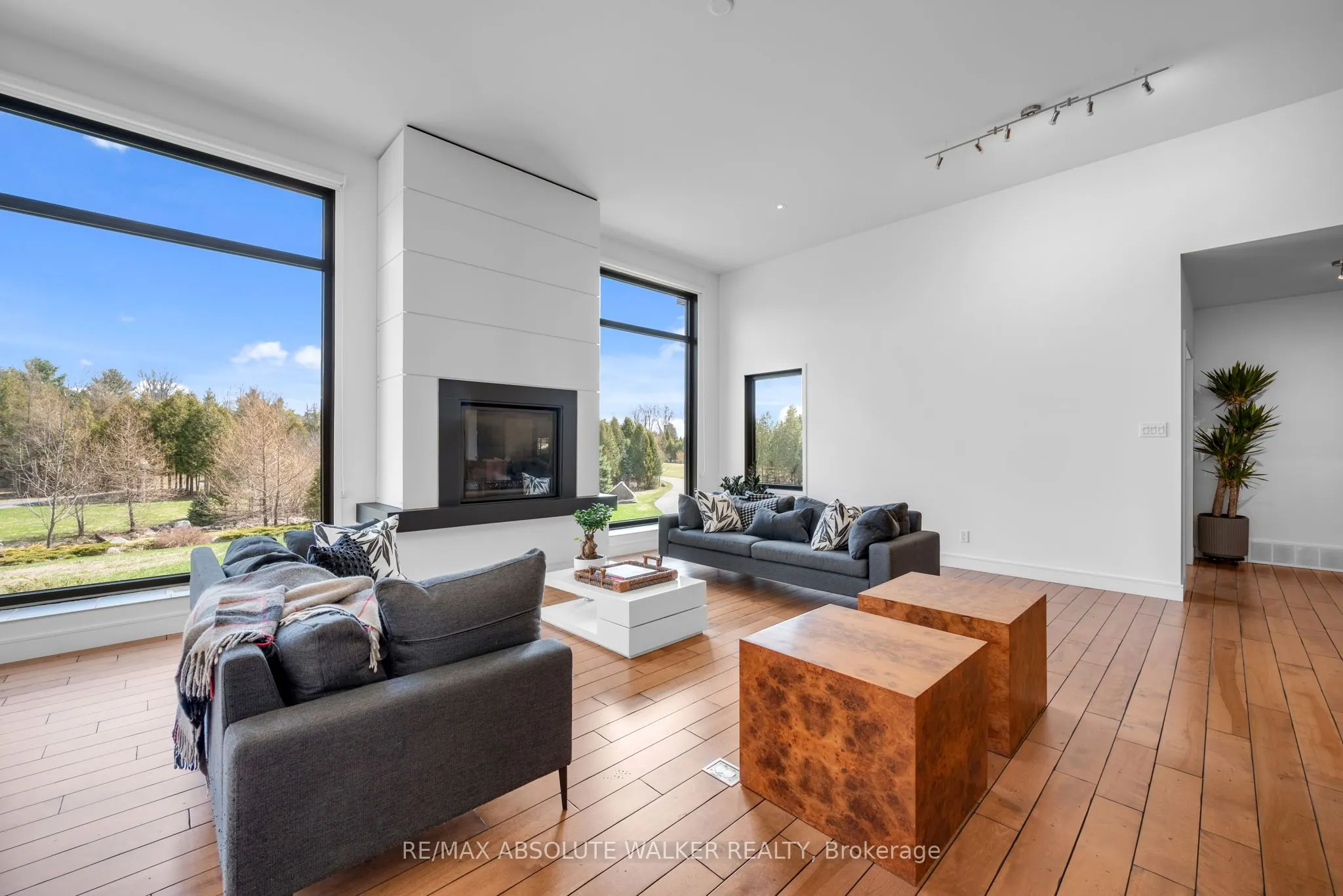 19421 Kenyon Concession 1 Road