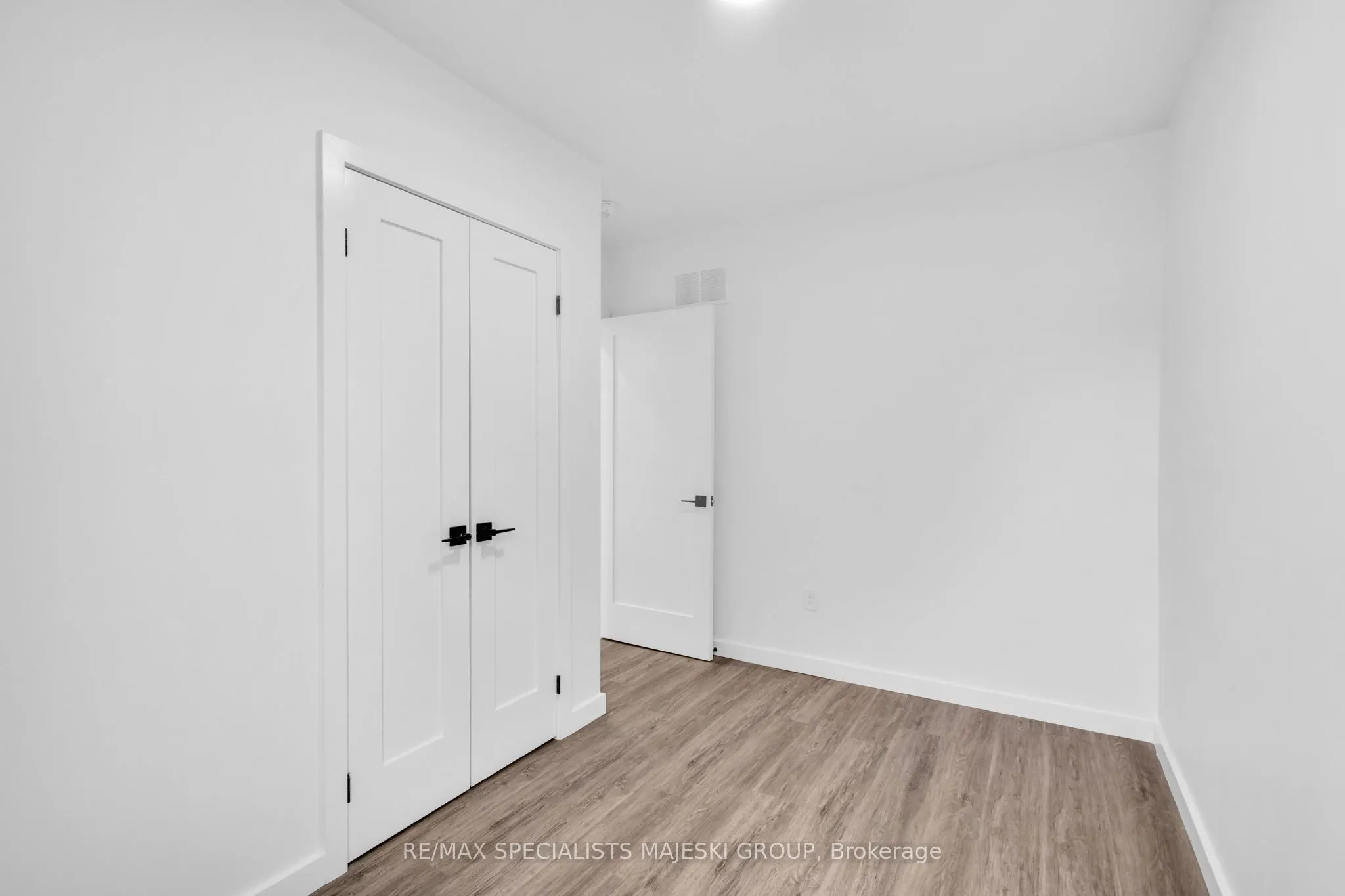 103 Kenilworth Avenue S