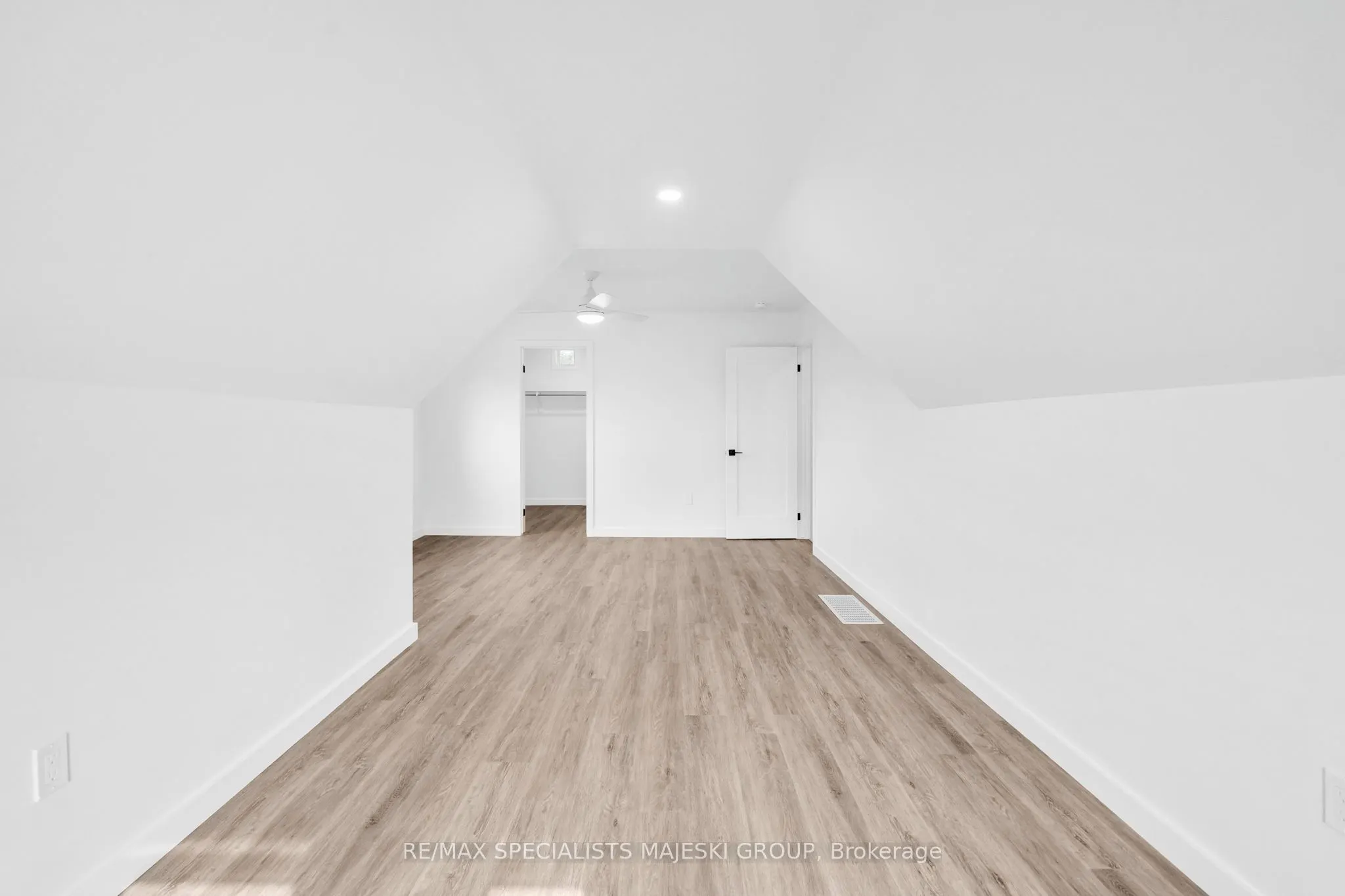 103 Kenilworth Avenue S
