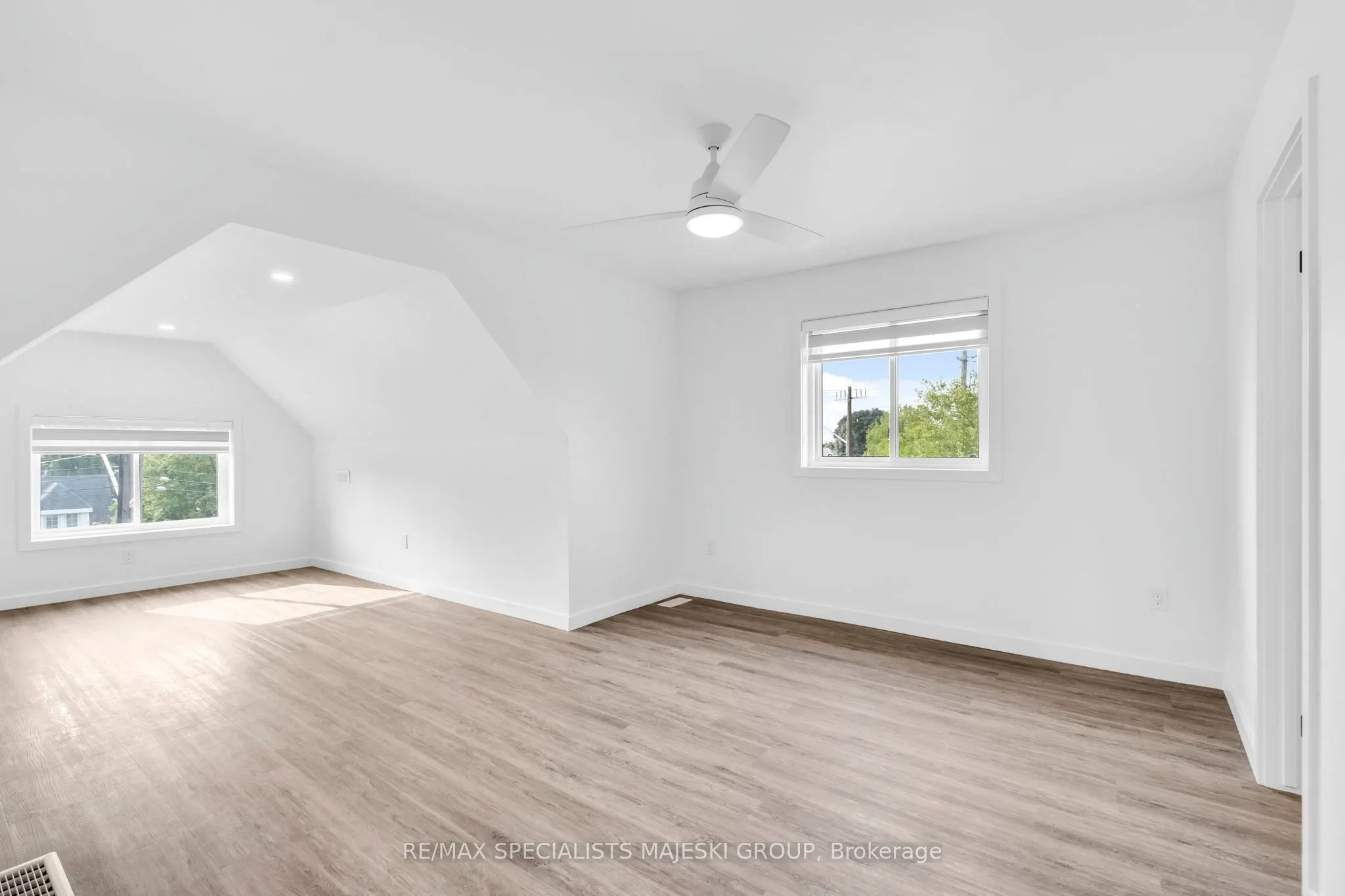 103 Kenilworth Avenue S