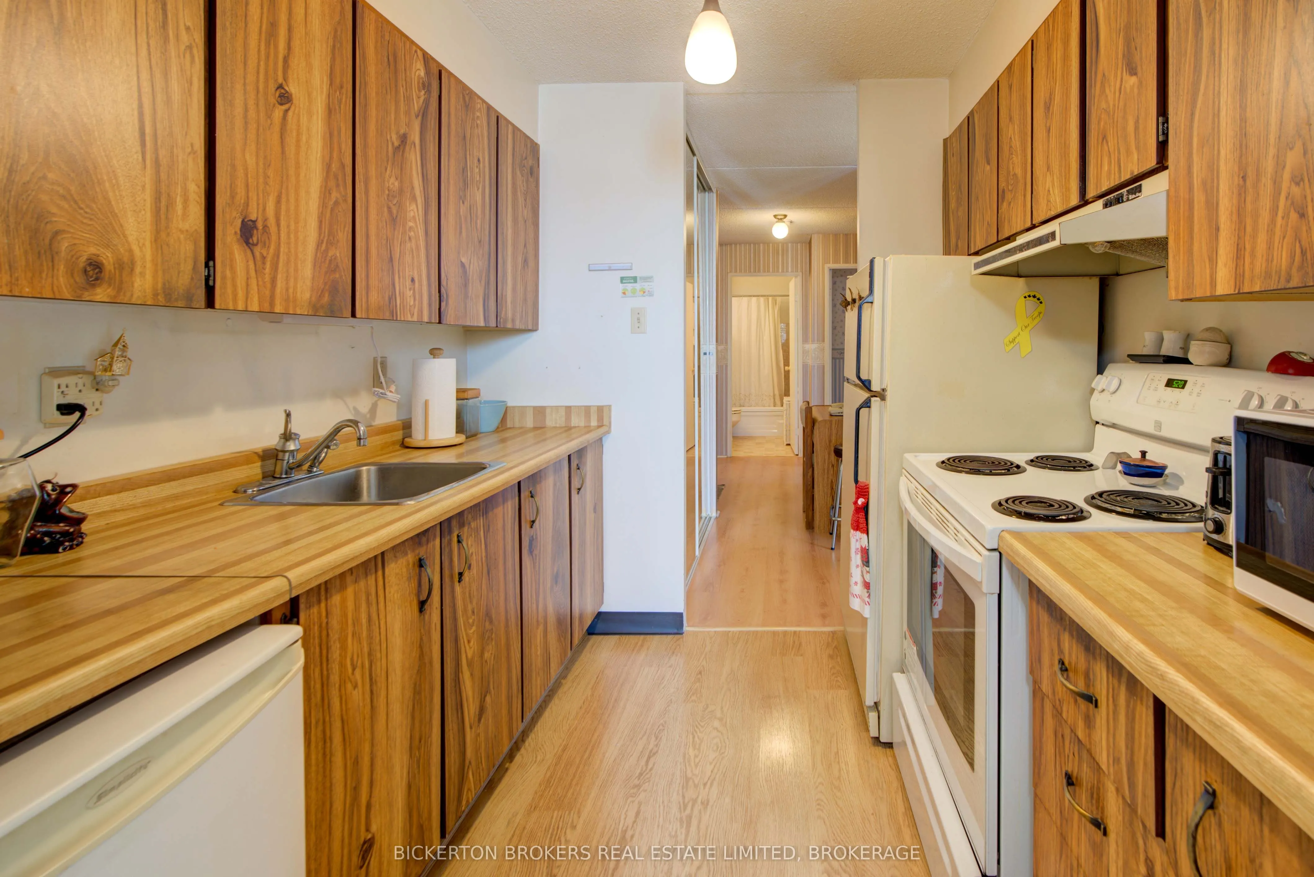 610 William Street S, #406