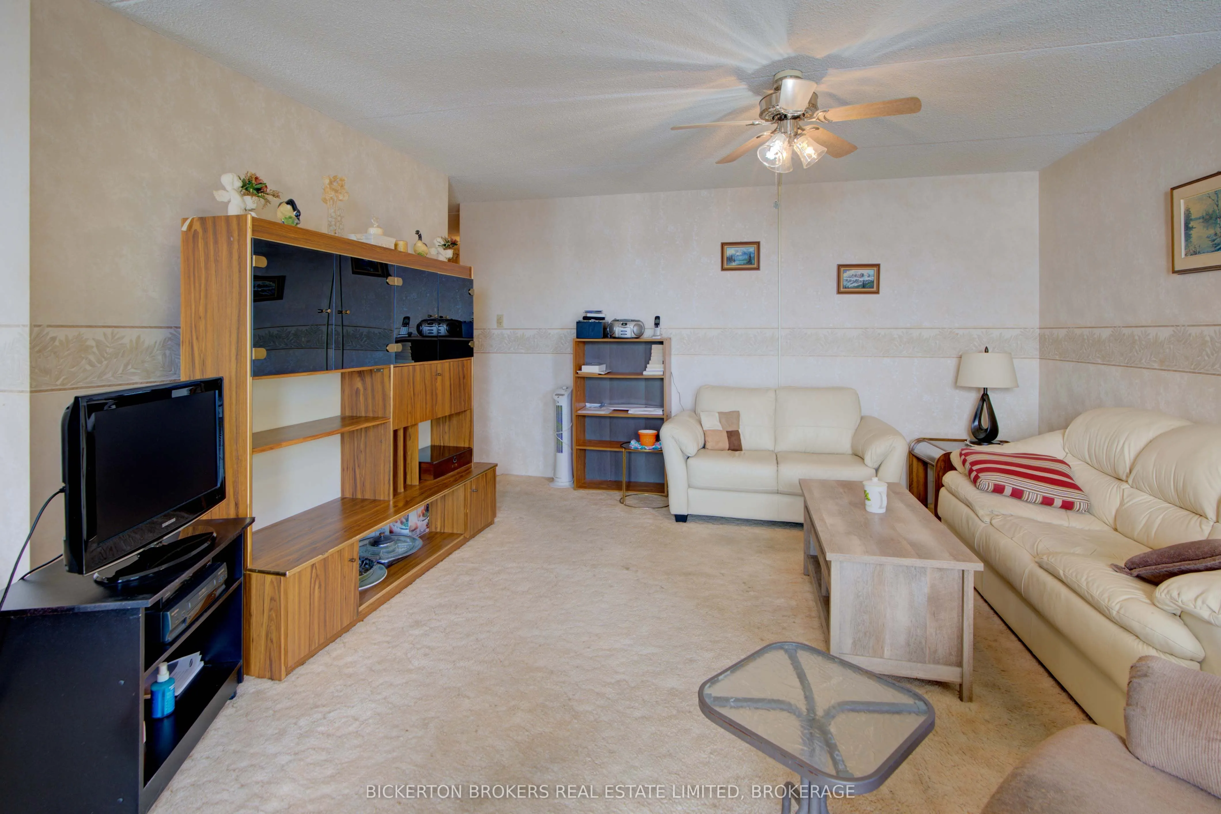 610 William Street S, #406