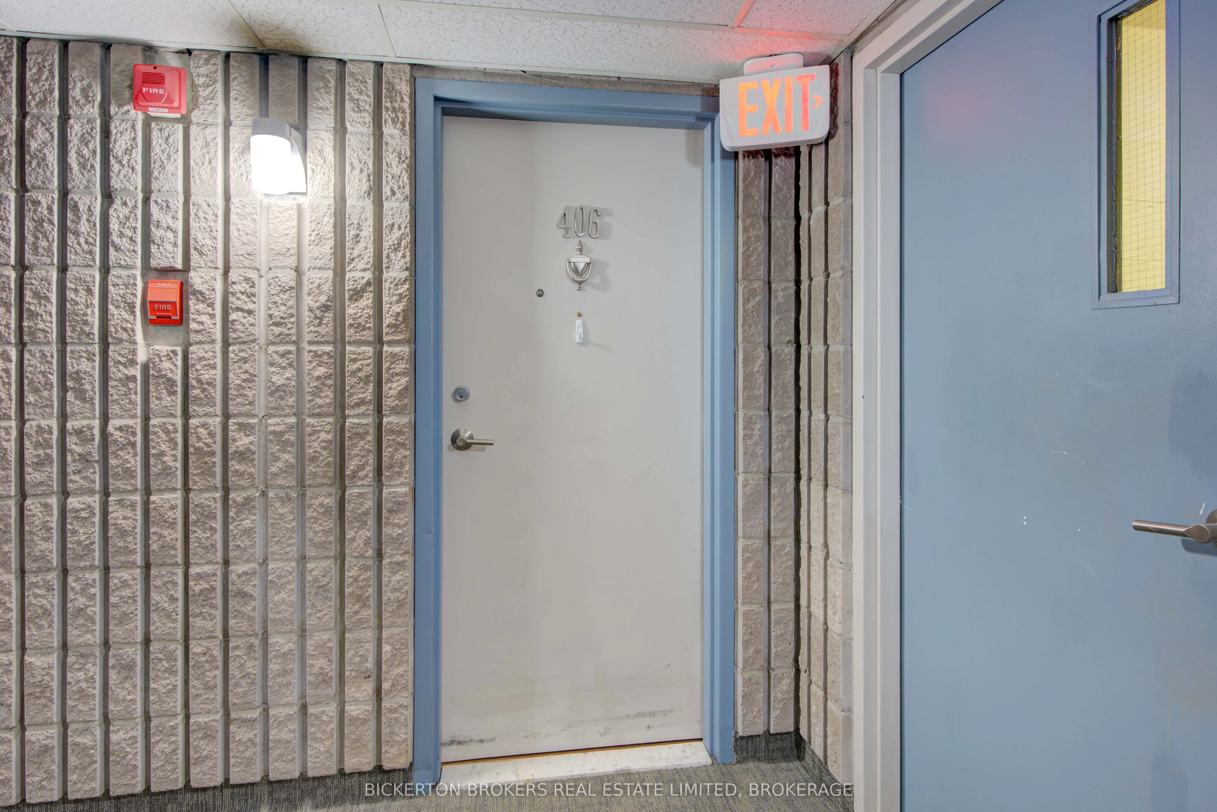 610 William Street S, #406