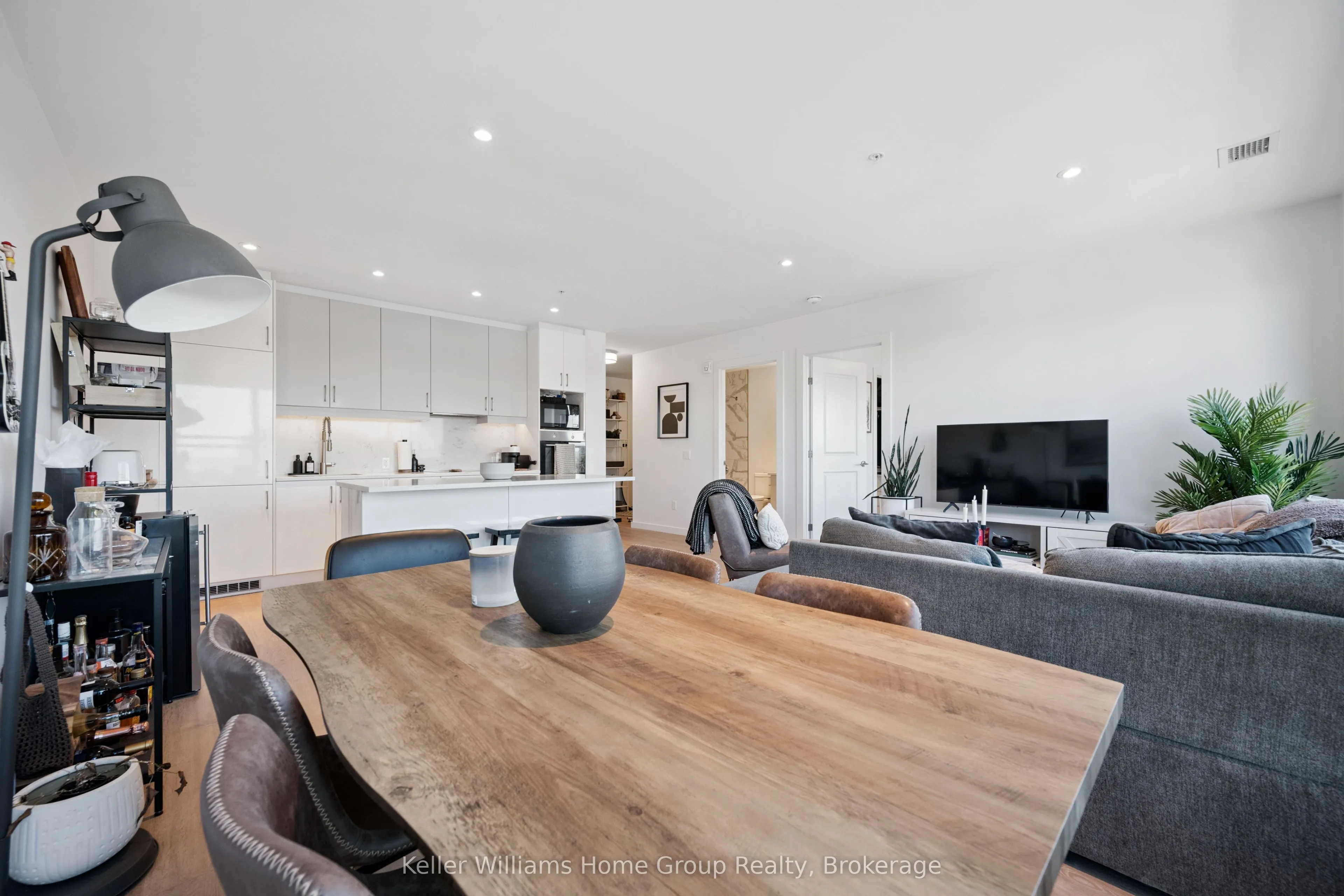 181 King Street S, #1105